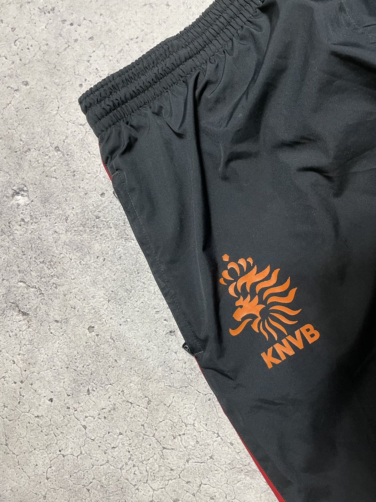 Nike Vintage Nike KNVB Netherlands Track Pants Nylon Swoosh Y2K Size US 38 / EU 54 - 6 Thumbnail