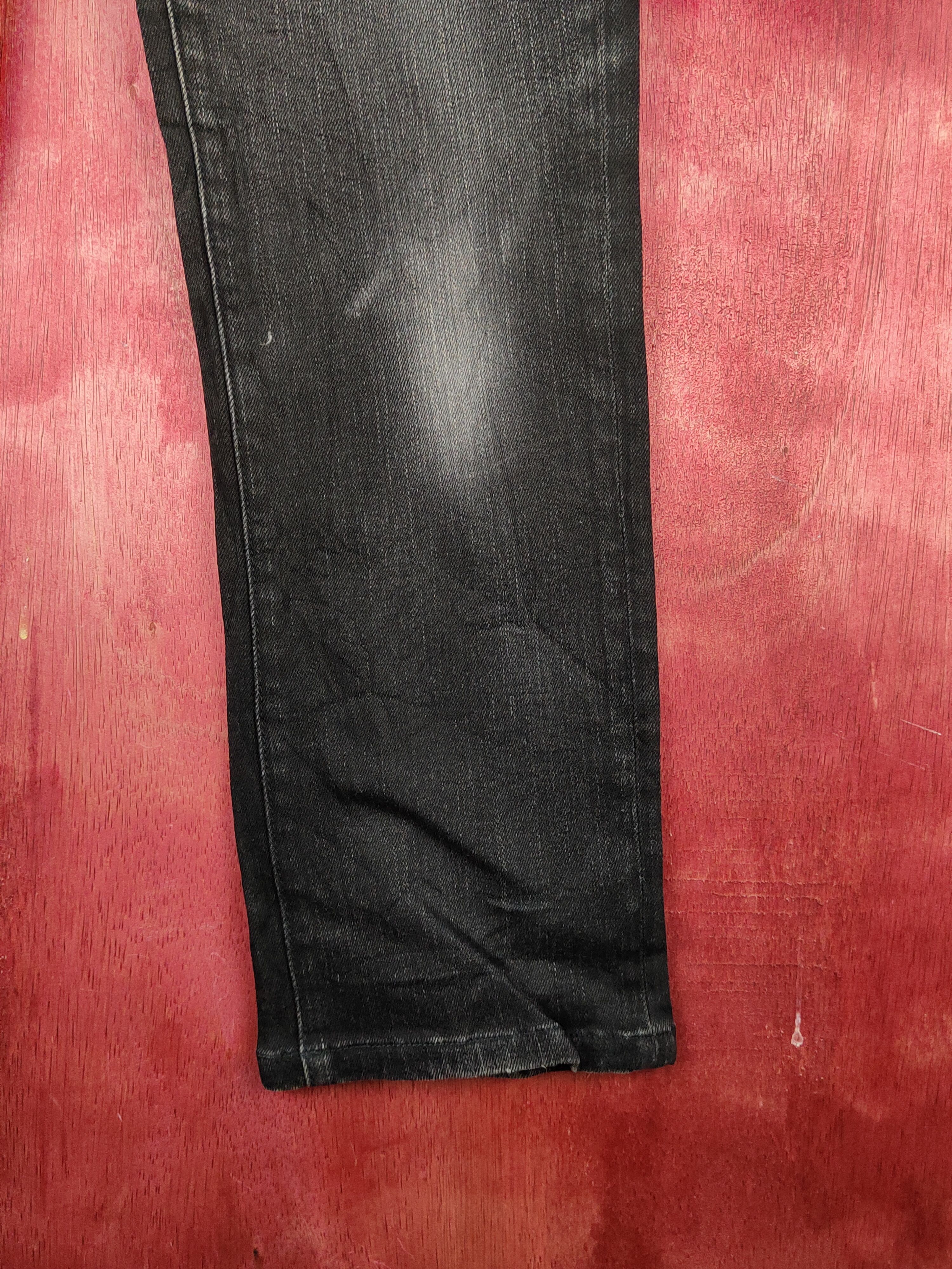 Japanese Brand Uniqlo Black Distressed faded vintage jeans Denim #S1588 Size US 26 / EU 42 - 6 Thumbnail