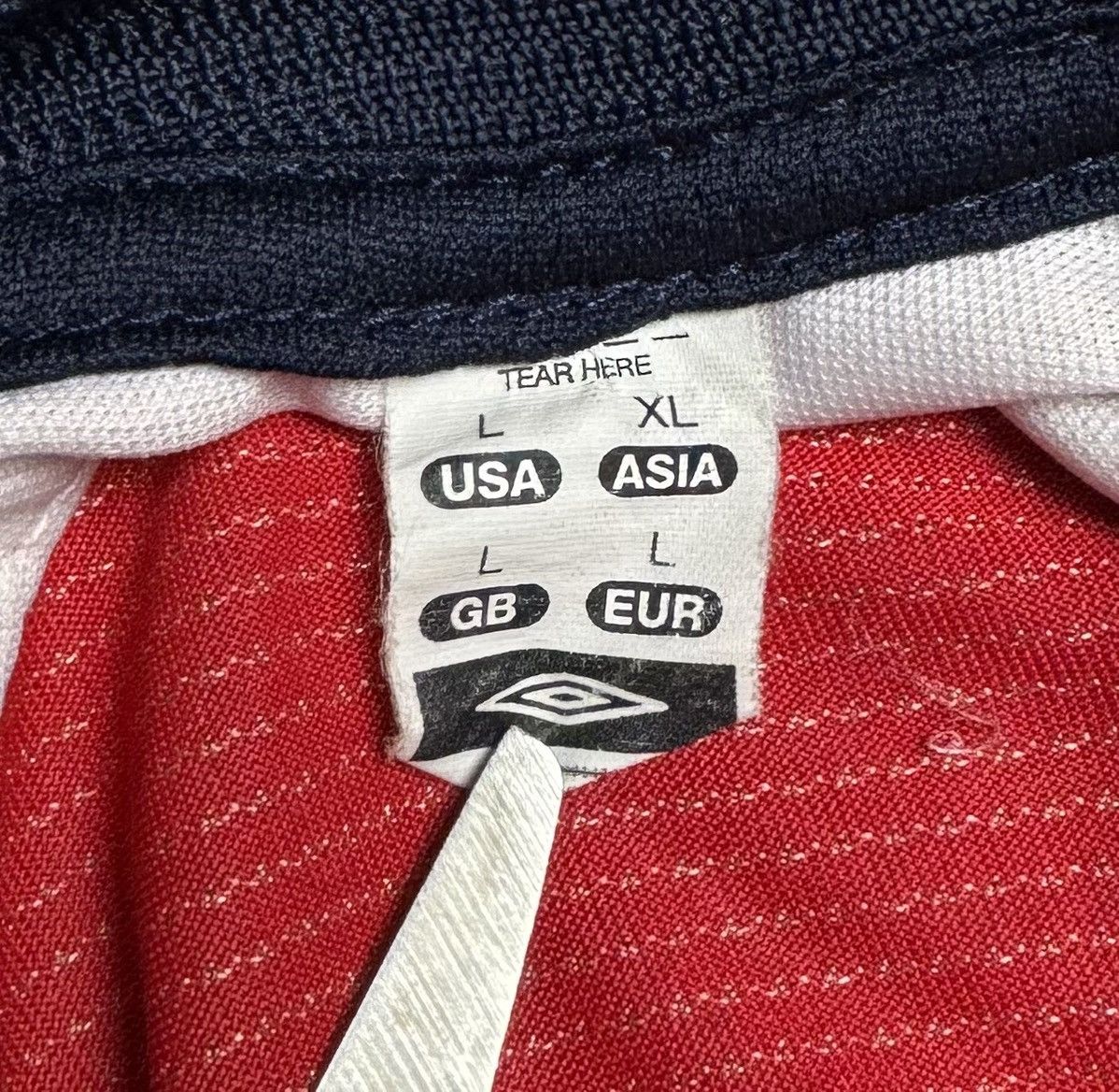 Umbro England 2004 2006 Away Football Shirt Soccer Jersey Umbro Size US L / EU 52-54 / 3 - 9 Thumbnail