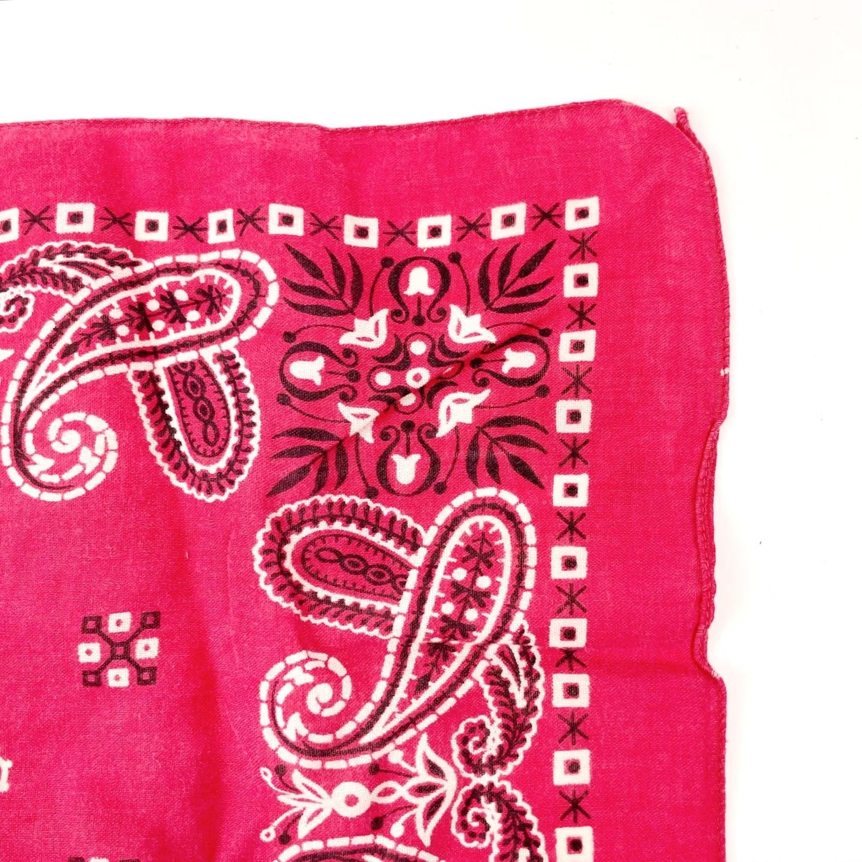 Vintage VINTAGE Tower Bandana Unisex 19" x 21" Red Paisley 100% Cotton Men Women Boys Girls Size ONE SIZE - 5 Thumbnail