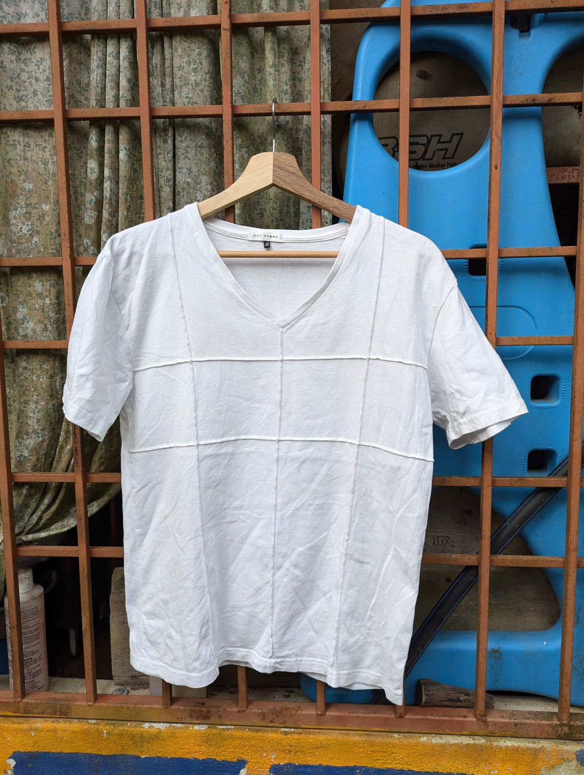 Designer Avv Homme Shirt V neck Size US S / EU 44-46 / 1 - 1 Thumbnail
