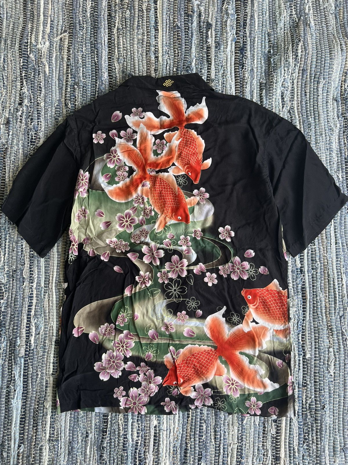 Vintage Karakuri Tamashi Golden Fish Sakura Rayon Crepe Aloha Shirt Size US L / EU 52-54 / 3 - 3 Thumbnail