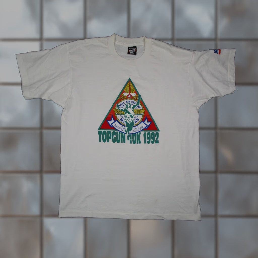 Vintage VINTAGE Screen Stars Best TOP GUN 10K Shirt Mens XL White Crew Neck Short Sleeve T-Shirt 90s Military Patriotic Retro City Outdoor Beach Classic USA Size US XL / EU 56 / 4 - 1 Thumbnail
