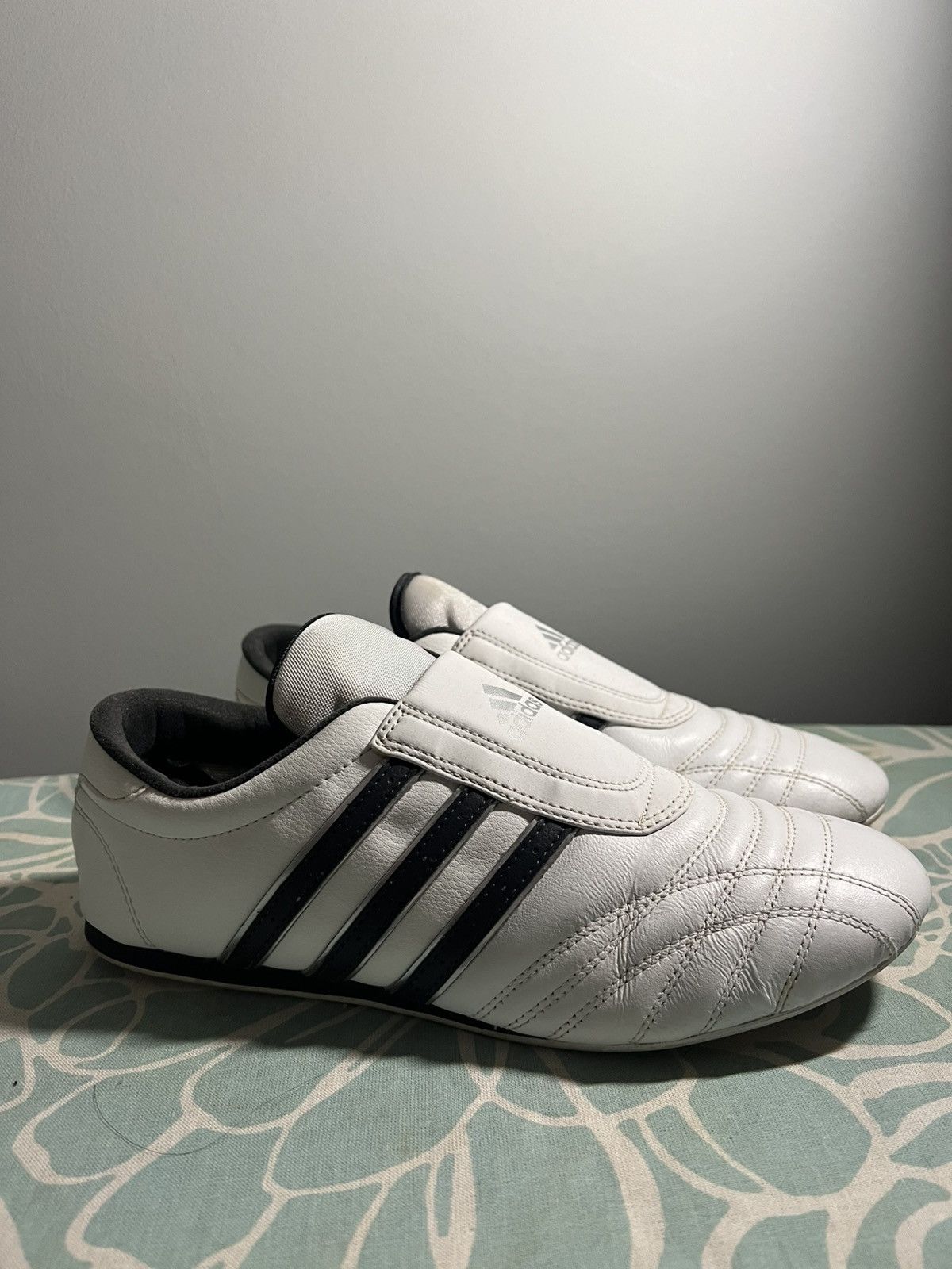 Adidas Adidas black and white trainer y-3 Size US 9 / EU 42 - 1 Thumbnail