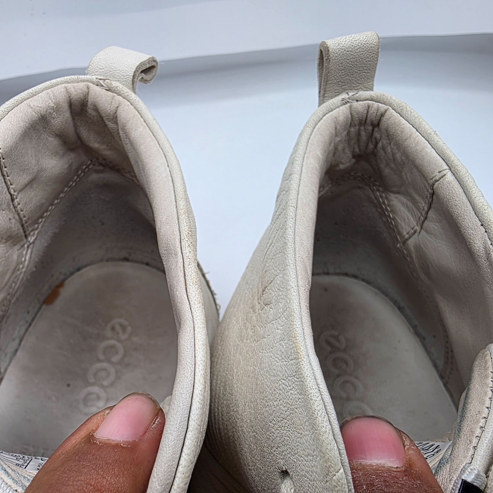 Ecco Ecco Soft 8 Womens Size 7 Triple White Leather High Top Snea Size US 7 / IT 37 - 6 Thumbnail
