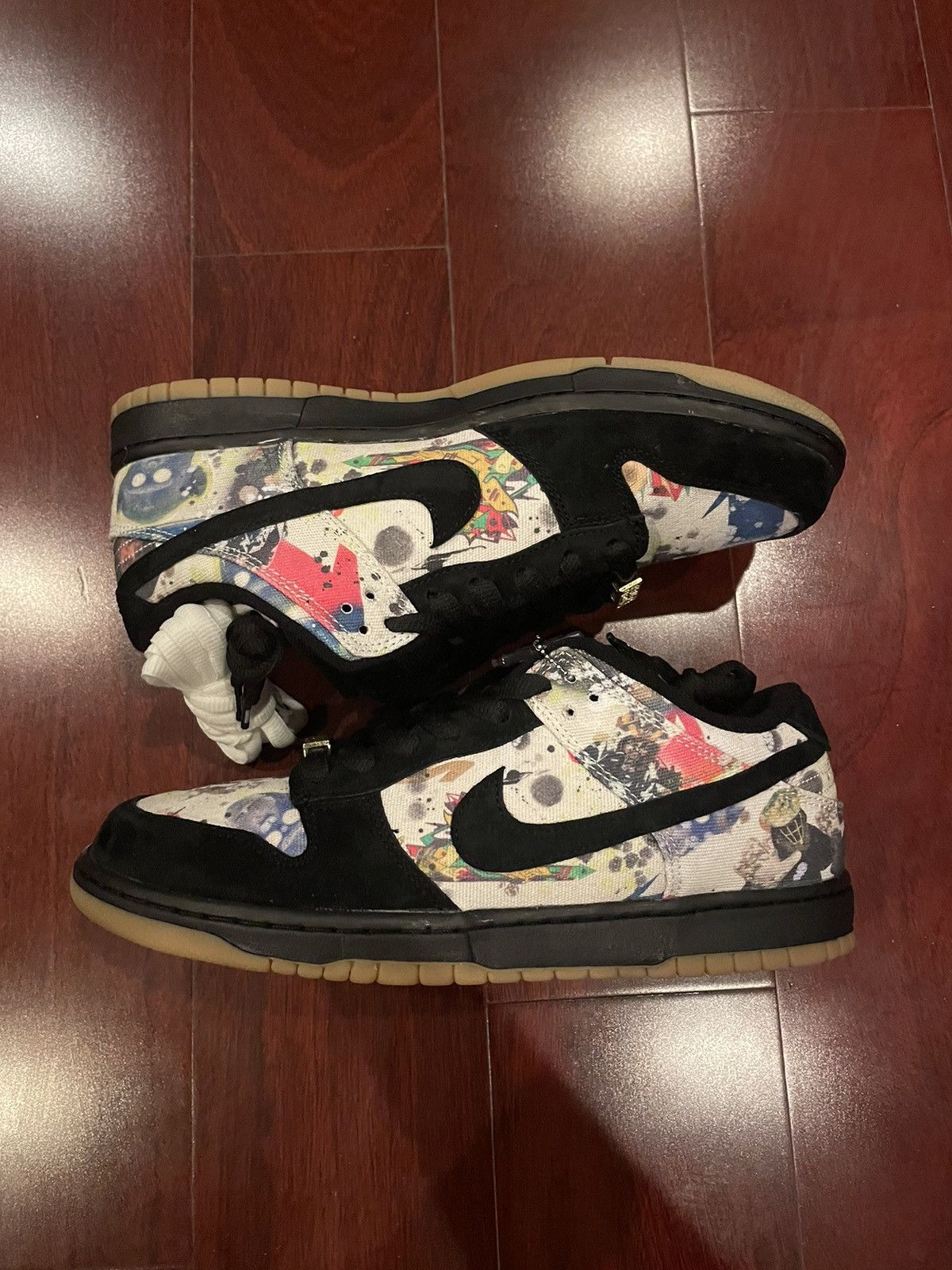 where to buy nike supreme dunks