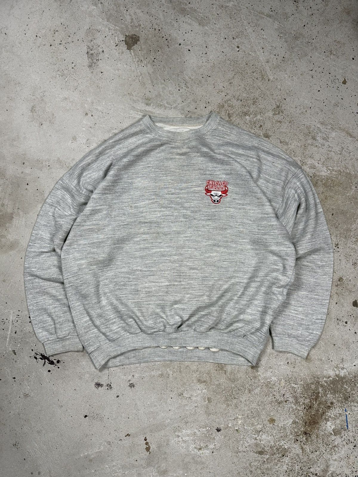NBA × Vintage Vintage 90s Chicago Bulls Grey Embroidery Logo Crewneck Size US XL / EU 56 / 4 - 1 Thumbnail