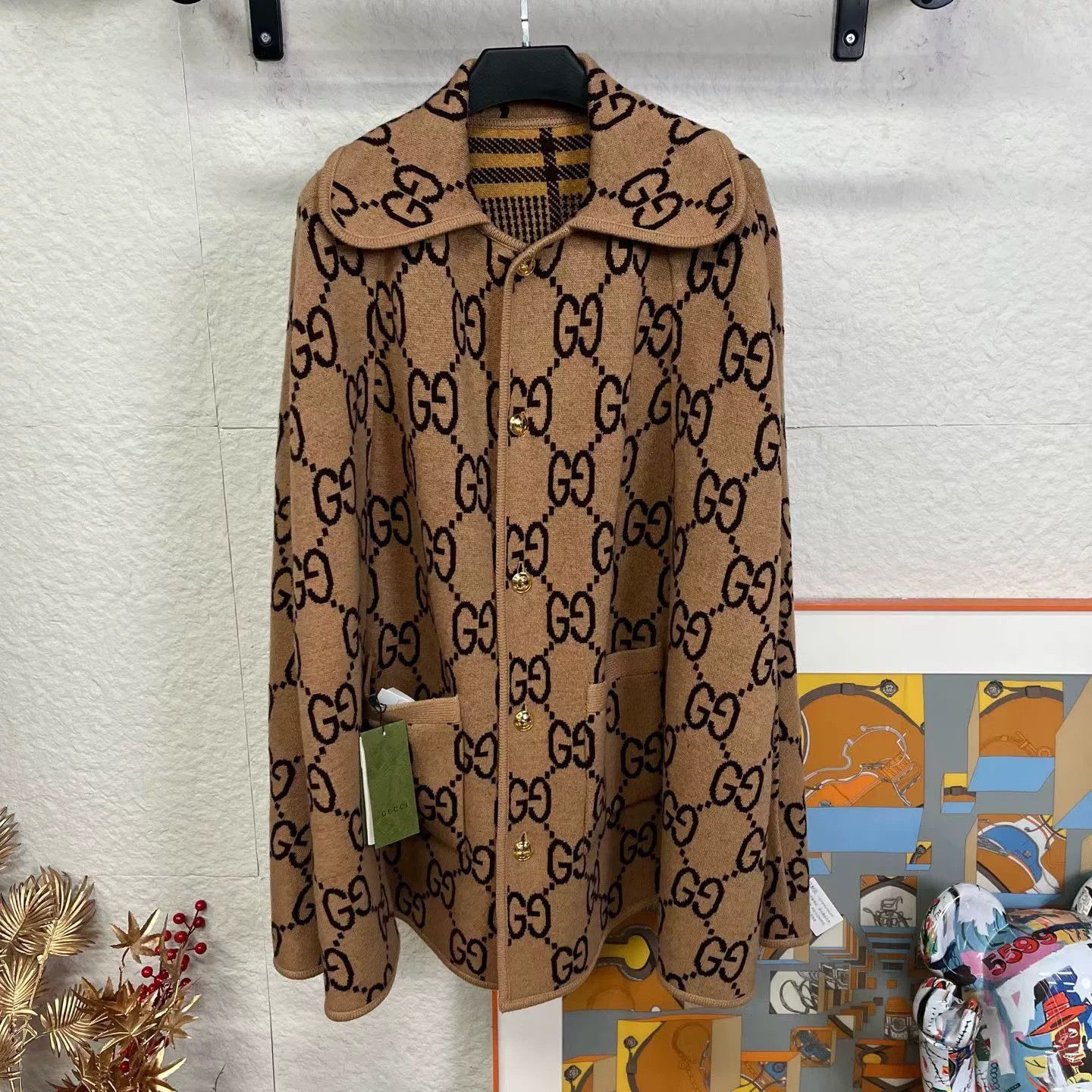 Gucci Gucci Reversible All-Over Print Cape Coat Size M / US 6-8 / IT 42-44 - 1 Thumbnail