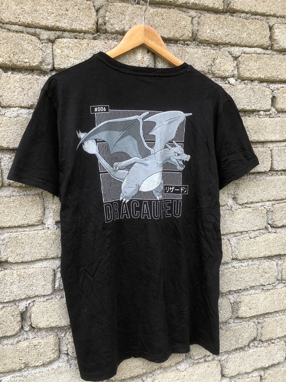 Anime × Japanese Brand × Vintage Vintage Y2K Pokemon Charizard Dracaufeu #006 Backhit Tshirt Size US L / EU 52-54 / 3 - 4 Thumbnail