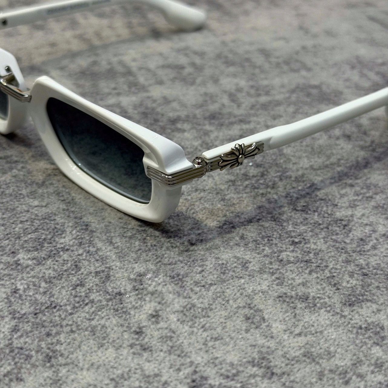 Chrome Hearts CHROME HEARTS ASSTRAVAGANT WHITE Size ONE SIZE - 2 Thumbnail