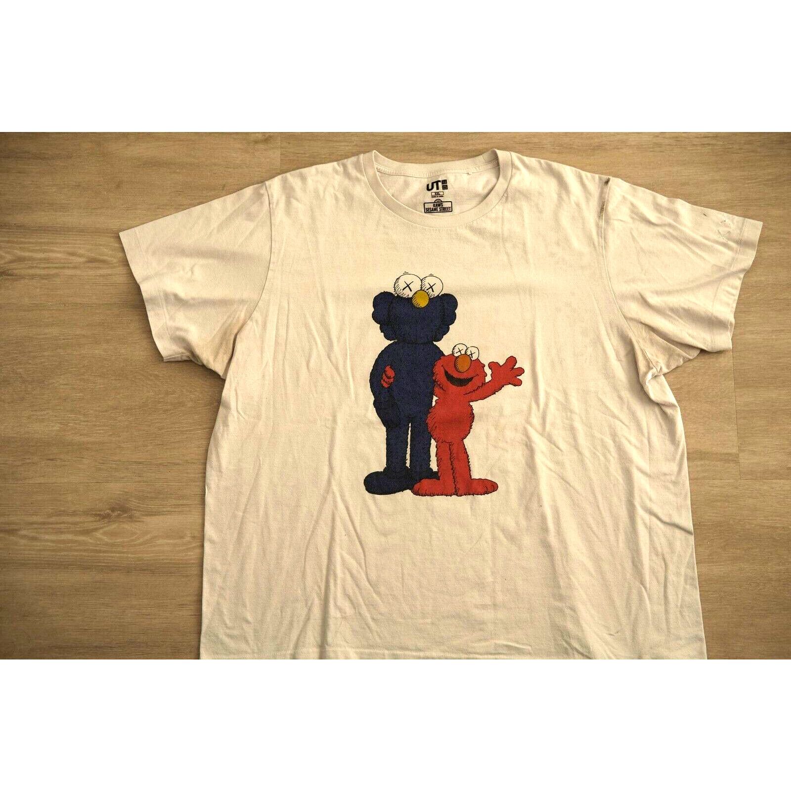 Uniqlo Vintage 2018 Uniqlo Sesame Street KAWS Elmo Tee XXL Size US XXL / EU 58 / 5 - 1 Thumbnail
