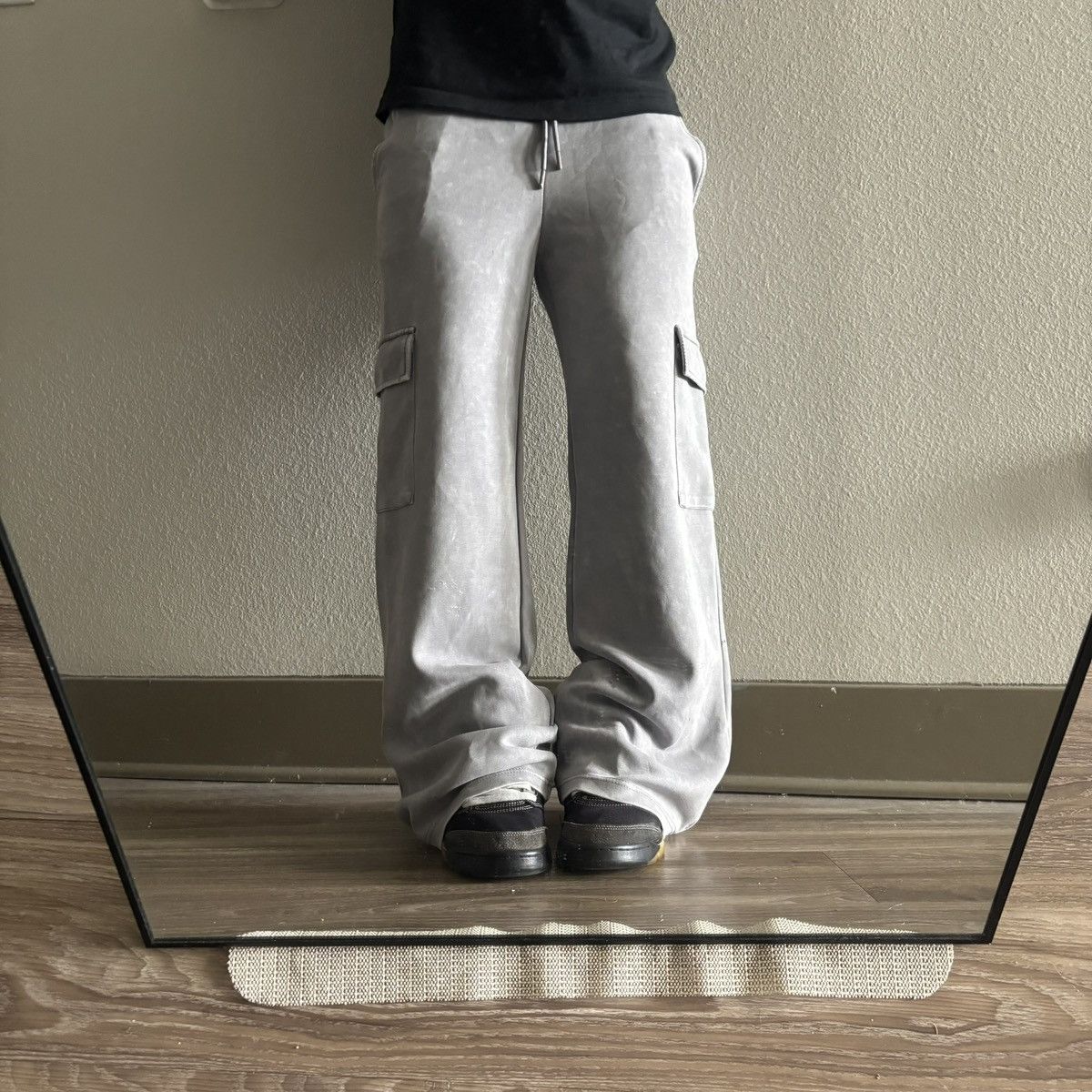 Vintage Crazy Vintage Y2K/2000s Light Grey Cargo Baggy Sweatpants! Size XS Size 26" / US 2 / IT 38 - 1 Thumbnail