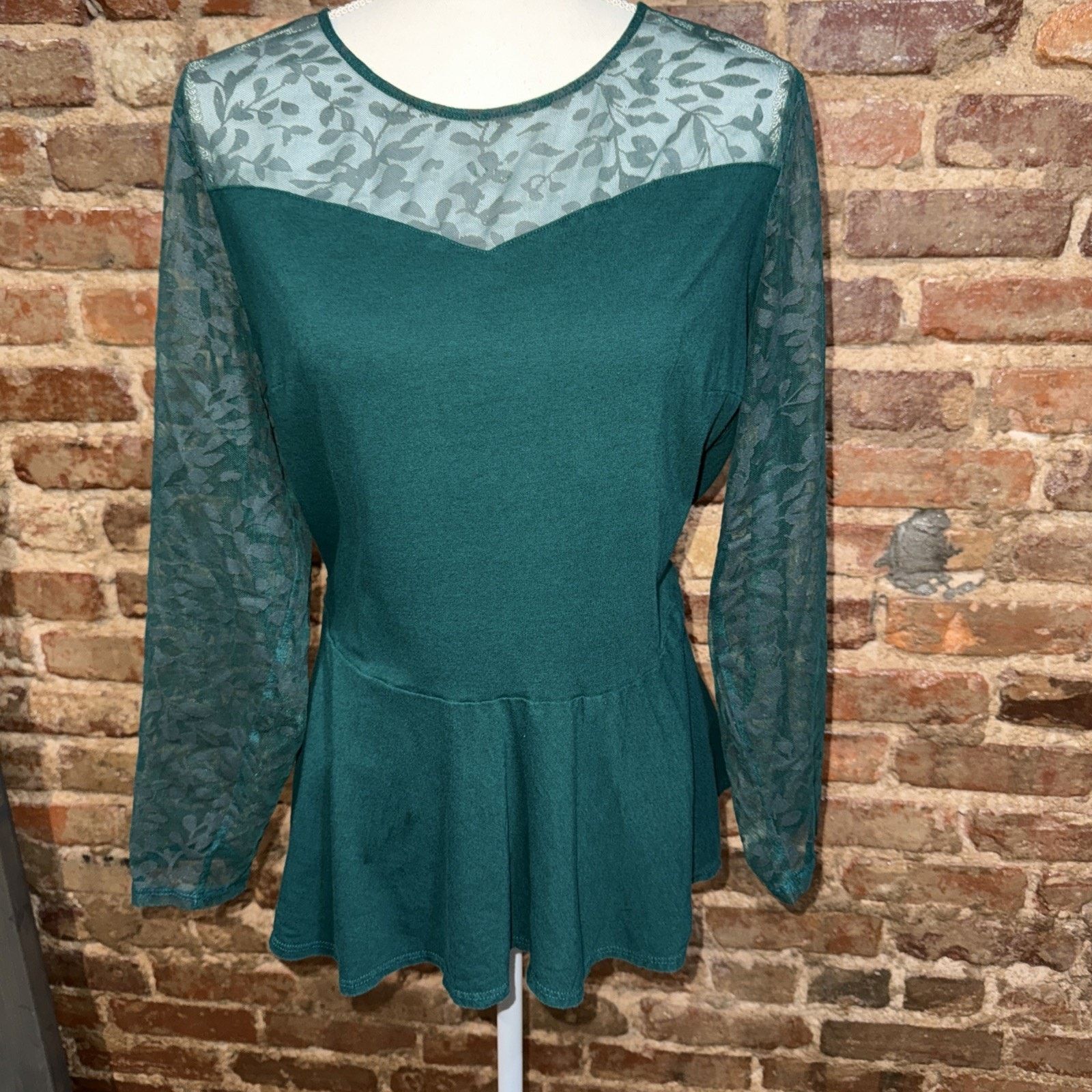 Denim & Co. Green Sheer Top Sz Large Peplum Holiday Sweetheart Bodice Size L / US 10 / IT 46 - 1 Thumbnail