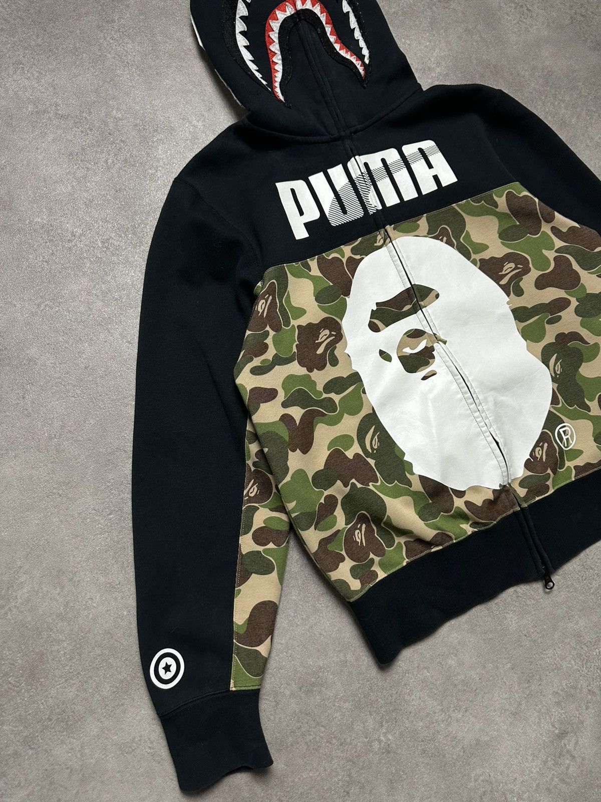 Bape × Puma BAPE X PUMA ABC CAMO SHARK HOODIE USED SIZE MEDIUM BLACK Size US M / EU 48-50 / 2 - 3 Thumbnail