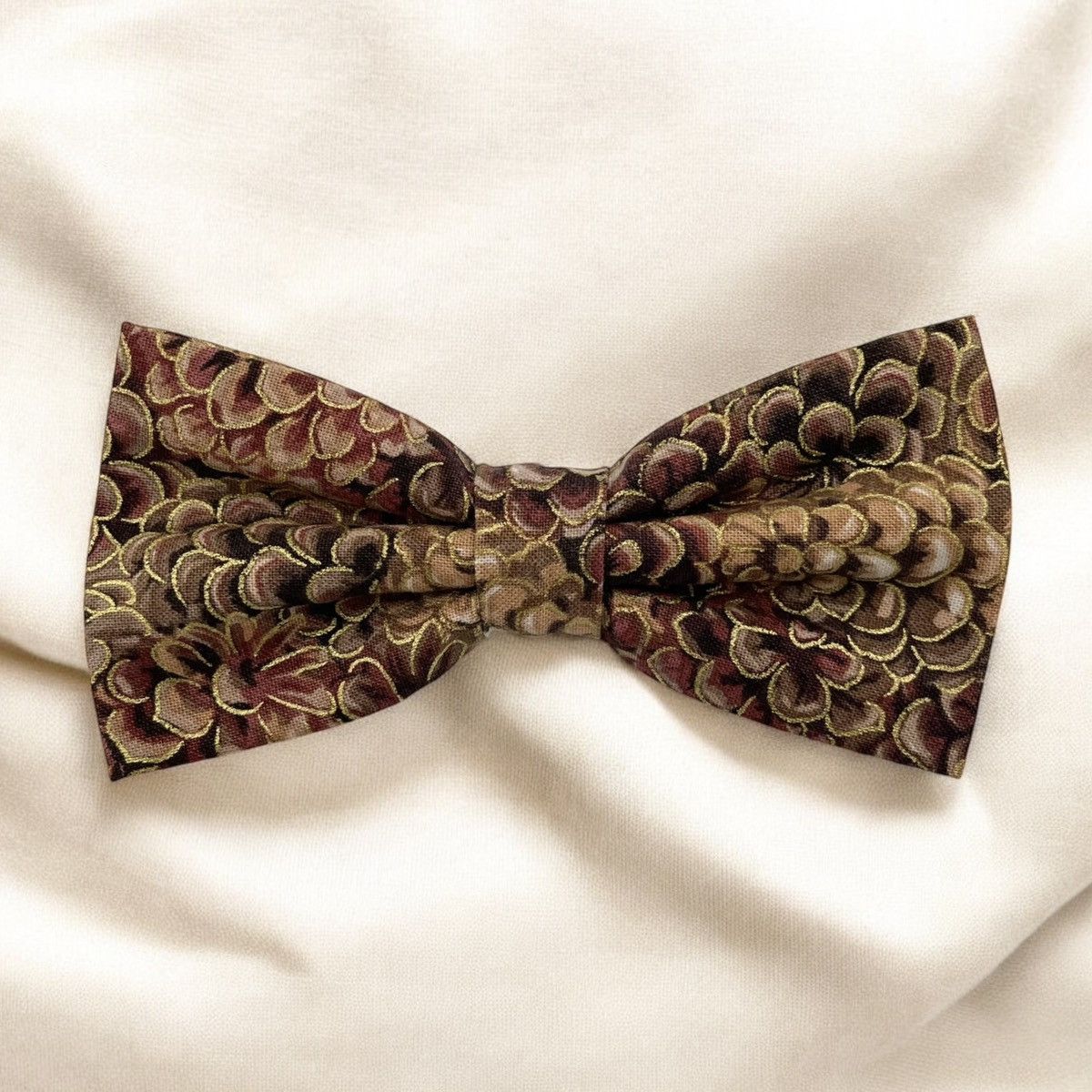Other Men’s Brown & Gold Pine Cone Pattern Bow Tie Size ONE SIZE - 1 Thumbnail