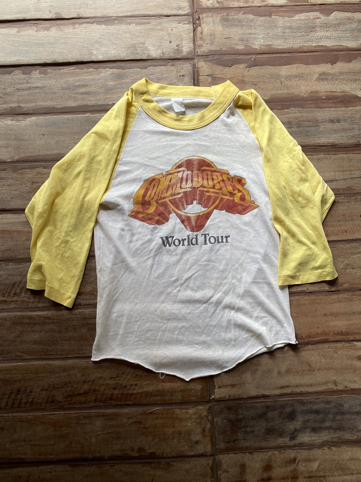 Band Tees × Vintage Vintage 1981 Commodores World Tour T shirts Size US M / EU 48-50 / 2 - 1 Thumbnail