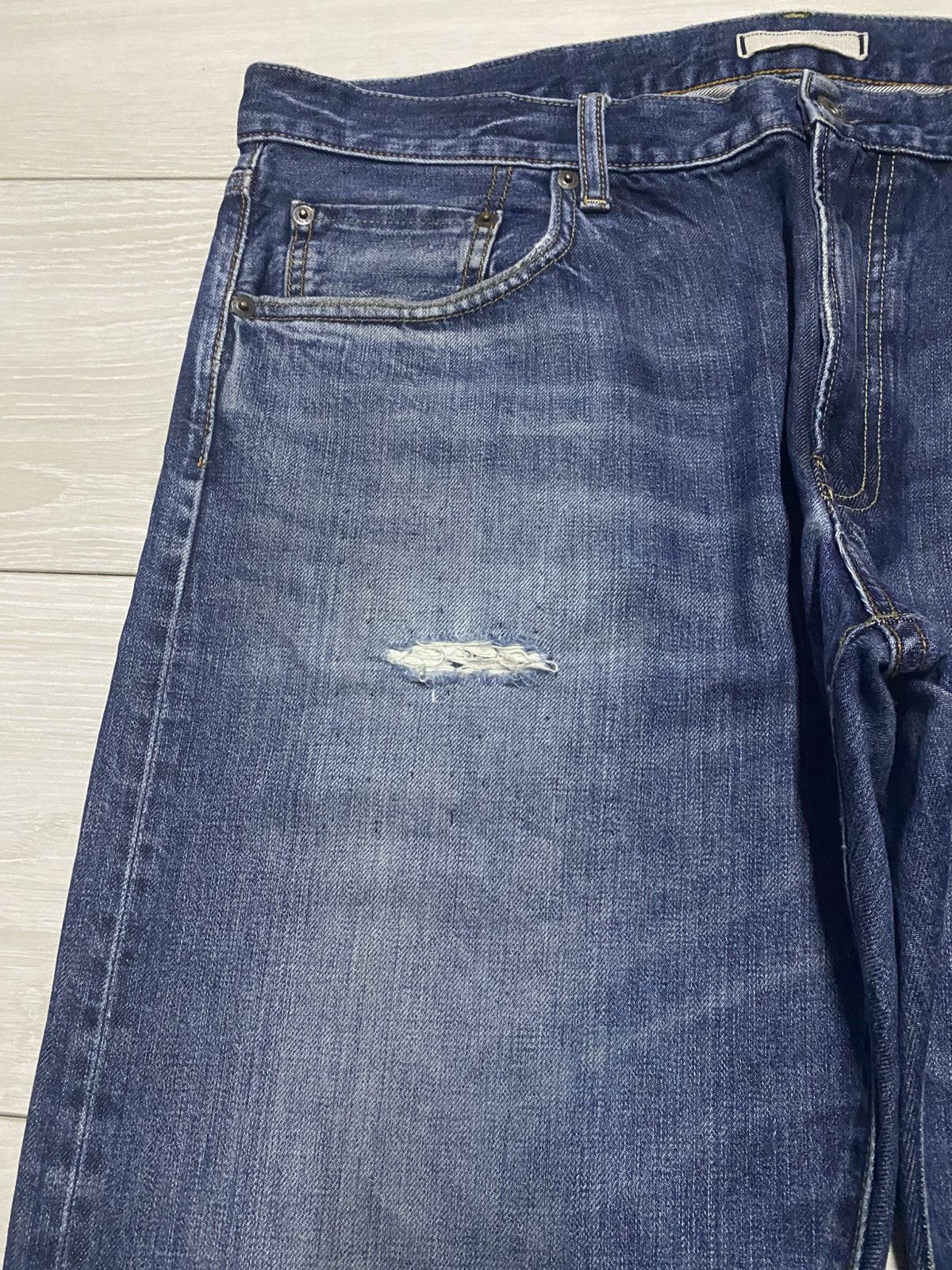 Uniqlo Vintage Japanese Uniqlo Selvedge Blue wash Distressed Jeans Size US 39 - 7 Thumbnail