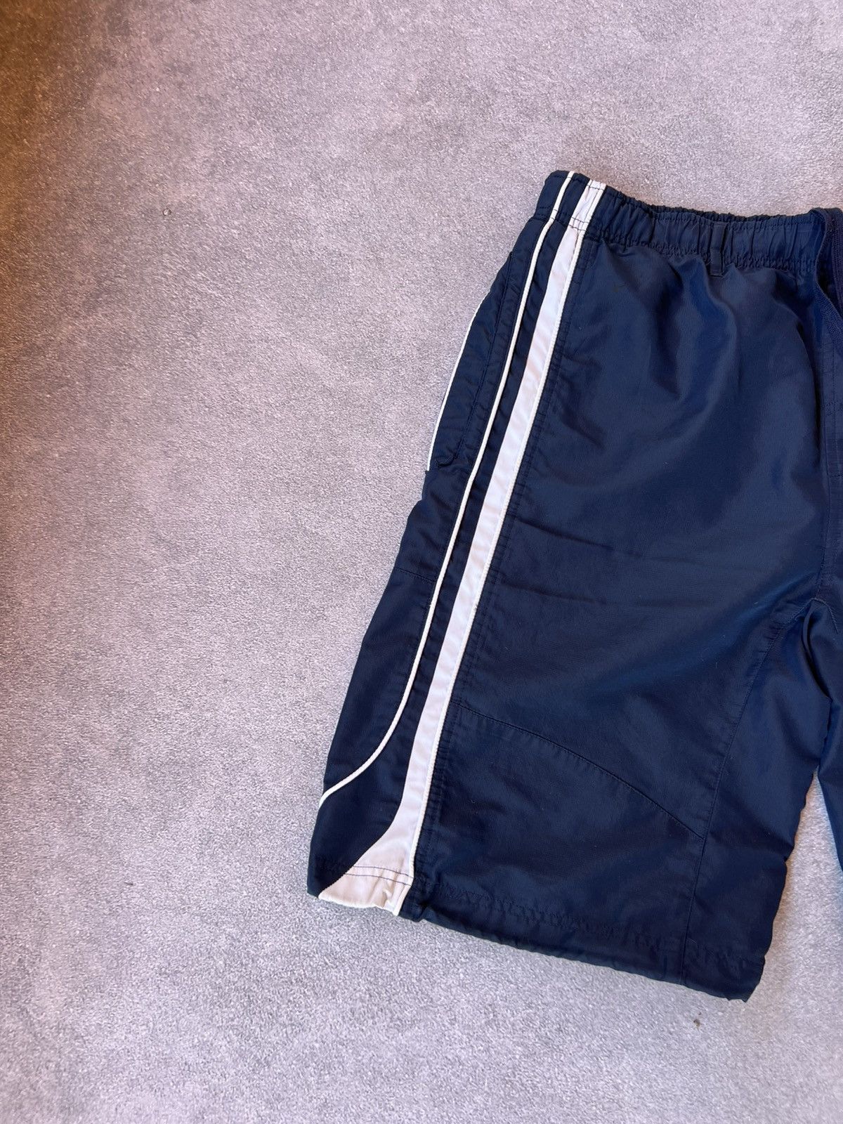 Nike 🔥 Vintage Nike Blue Y2K Nylon Shorts – Size M/L Size US 32 / EU 48 - 4 Thumbnail