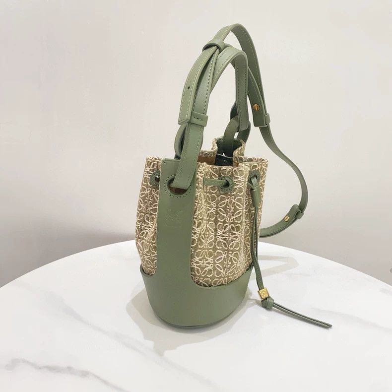 Loewe loewe Green Balloon Bucket Bag 2503-Nextarrow Size ONE SIZE - 4 Thumbnail
