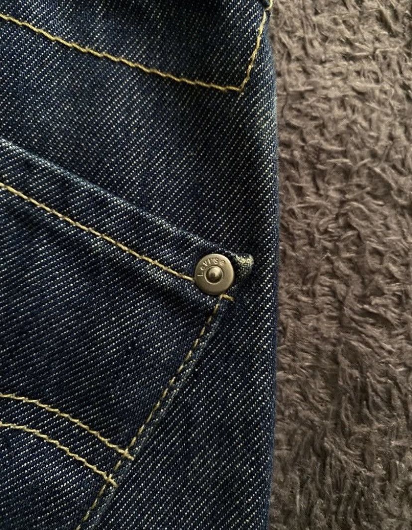 Levi's Vintage Y2K Levi’s Engineered Buckle Back Twisted Seams Size US 28 / EU 44 - 10 Thumbnail