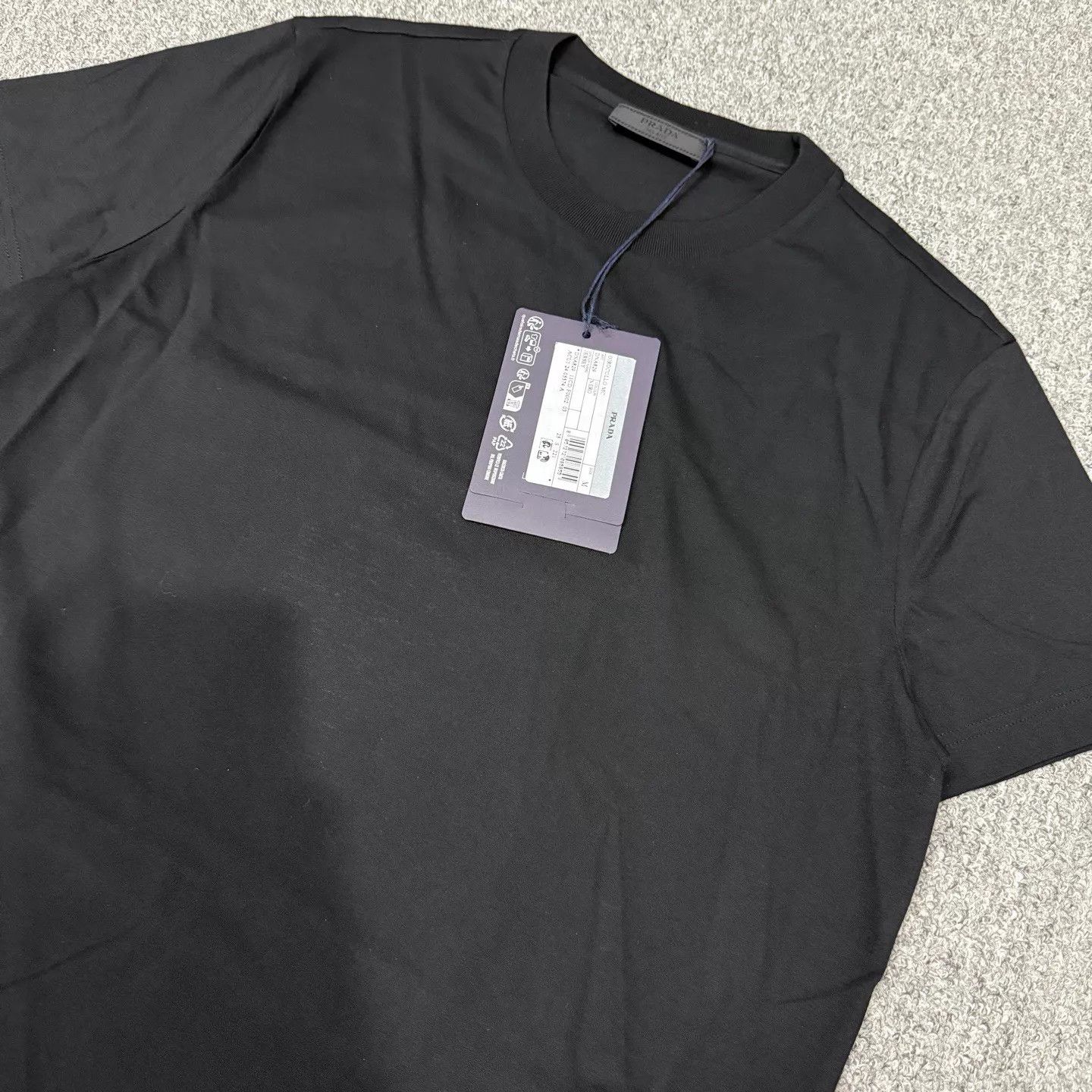 Prada Prada Black Basic Short Sleeve T-Shirt M NWT Size M / US 6-8 / IT 42-44 - 4 Thumbnail