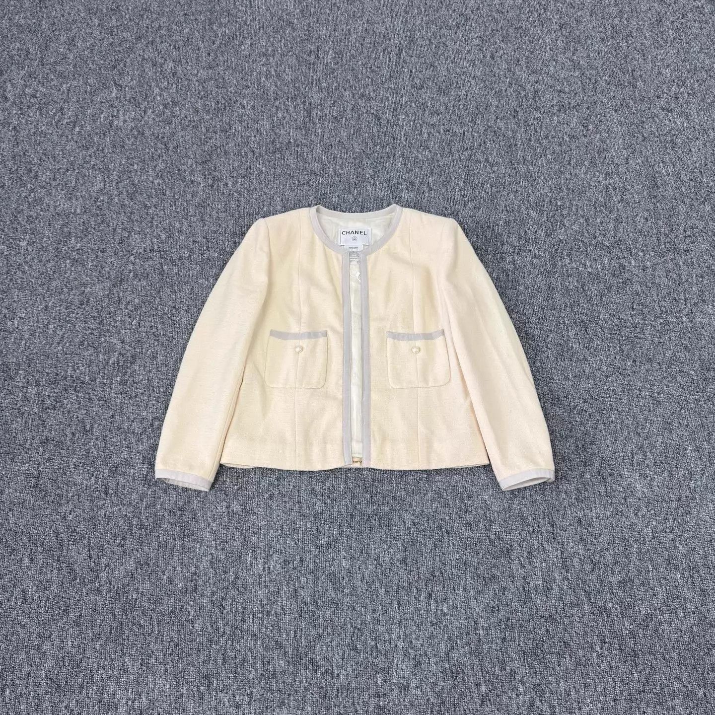 Chanel Chanel Women's Pearl Button Cream Jacket Size 40 Size M / US 6-8 / IT 42-44 - 1 Thumbnail