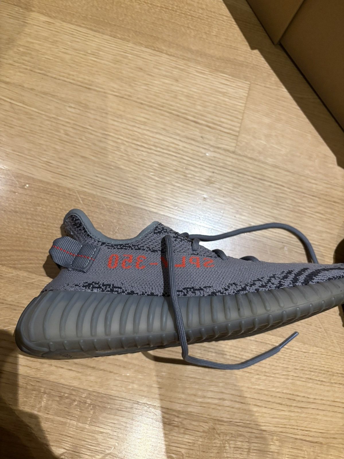 Yeezy Yeezy 350 v2 Beluga 2.0 Size US 9 / EU 42 - 5 Thumbnail