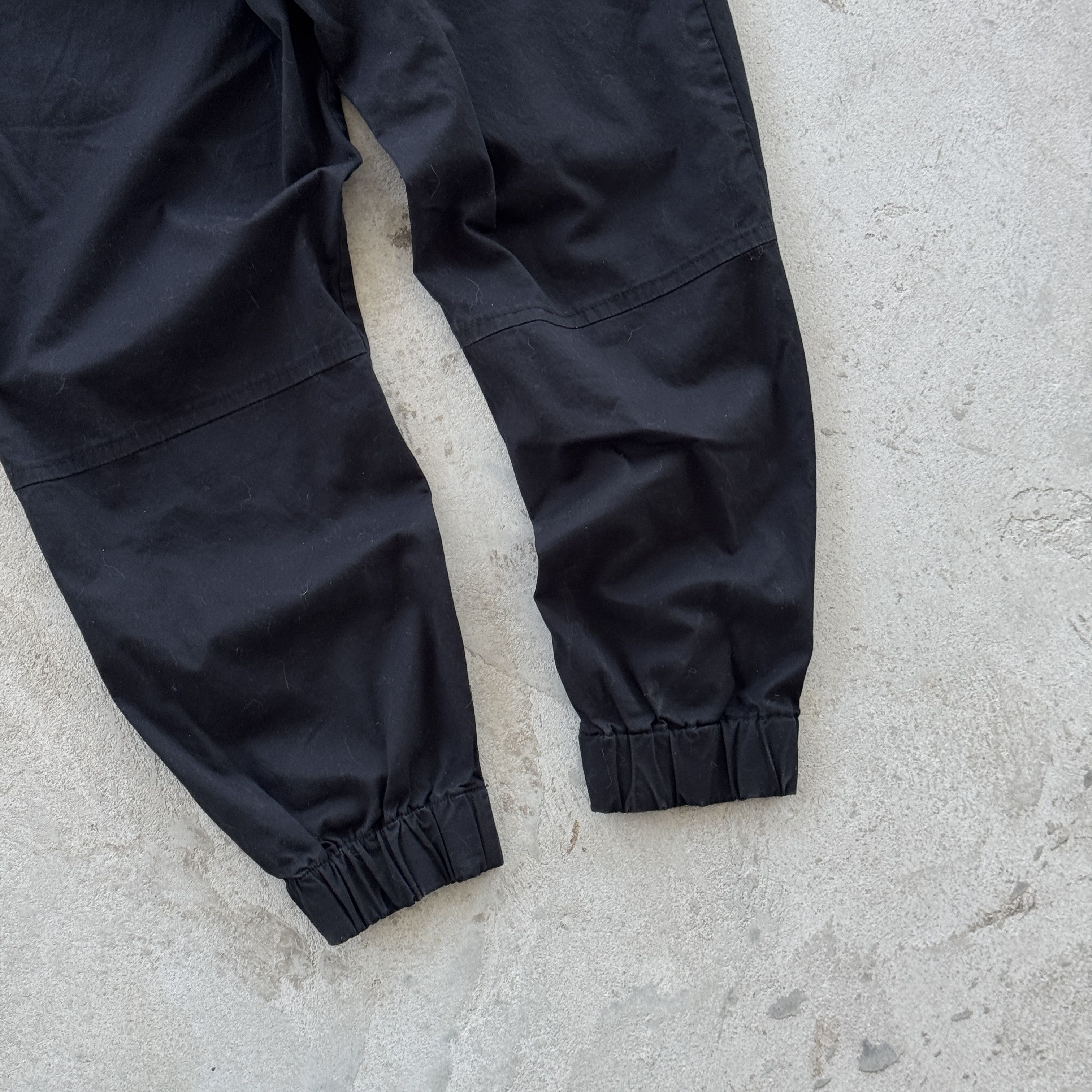 Armani Exchange Armani Exchange A|X Black Sustainable Cuffed Joggers 33 Size US 33 - 8 Thumbnail