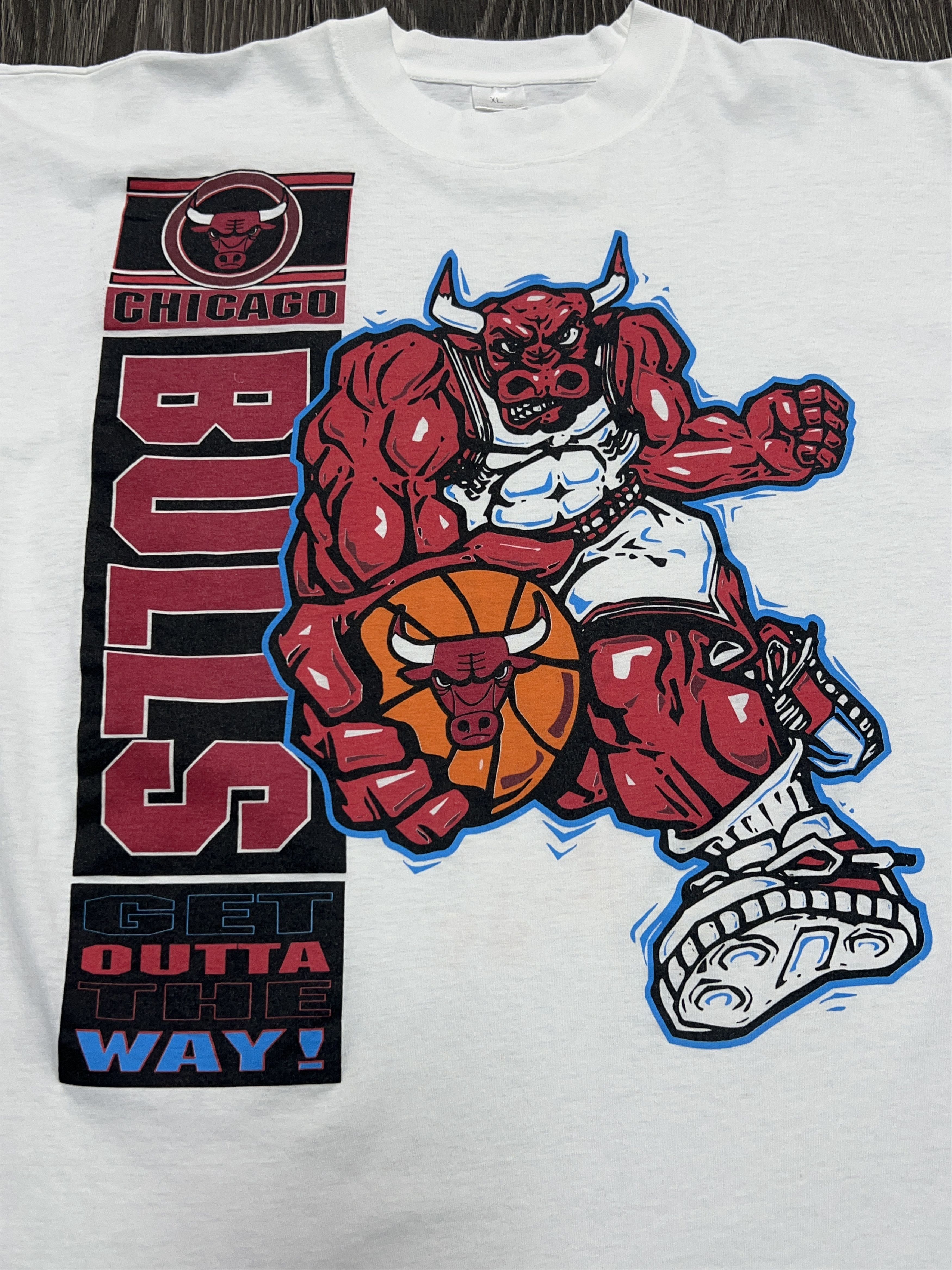 Vintage 1990s NBA Chicago Bulls Basketball Big Logo T Shirt White XL Size US XL / EU 56 / 4 - 2 Thumbnail