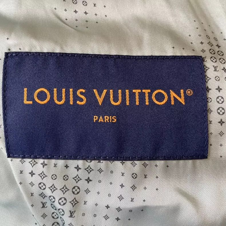 Louis Vuitton Louis Vuitton Beaded embroidered logo stand-up collar Harri Size US S / EU 44-46 / 1 - 3 Thumbnail
