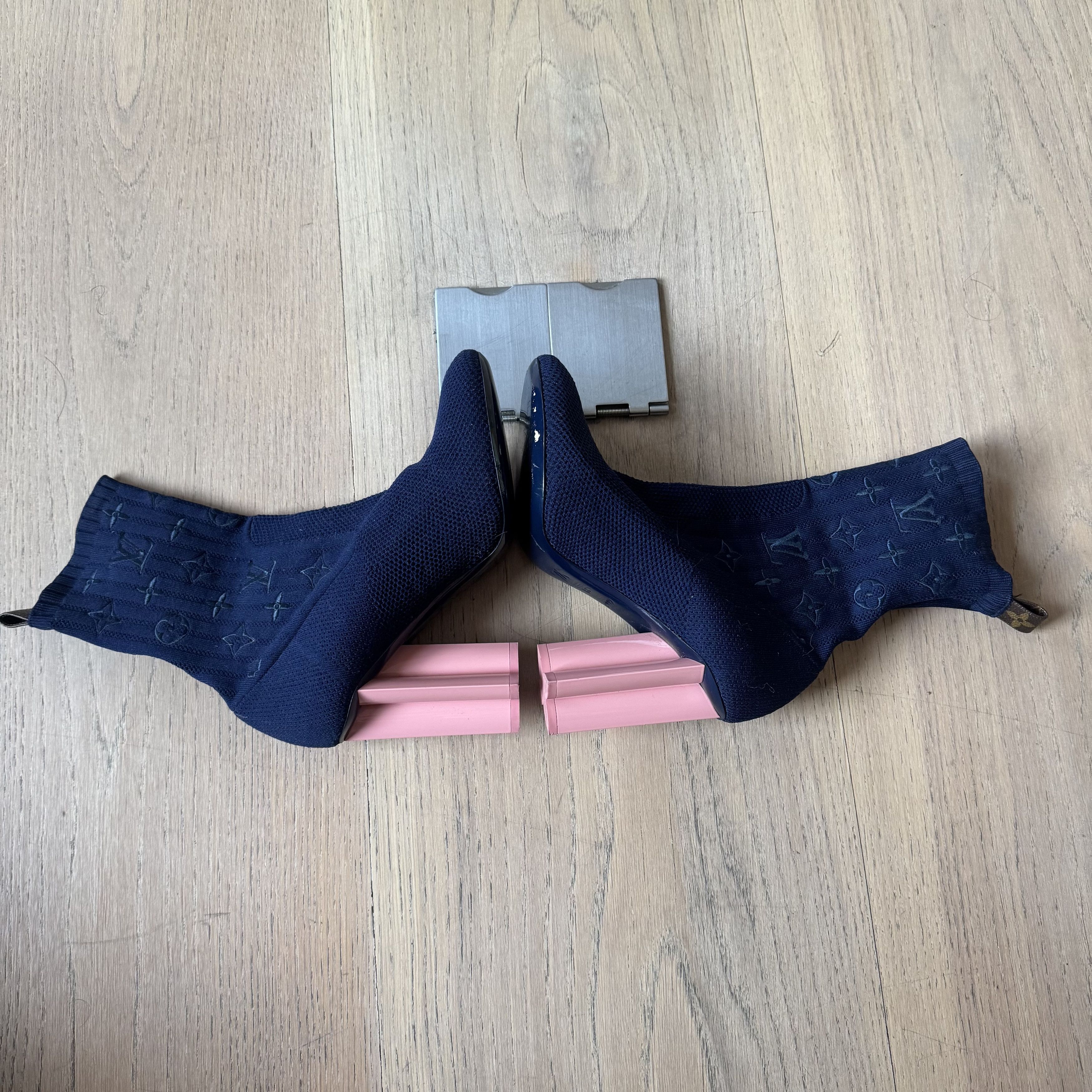 Louis Vuitton Louis Vuitton - Monogram Silhouette Ankle Boots - Pink Size US 8 / IT 38 - 5 Thumbnail