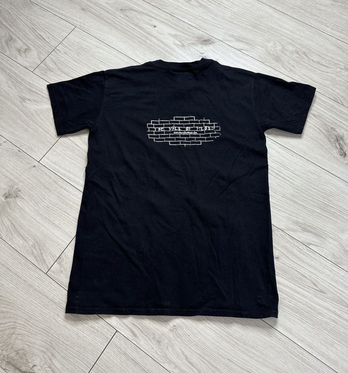 Band Tees × Pink Floyd × Vintage Well worn 2015 Pink Floyd T-Shirt Vintage Band tee Size US M / EU 48-50 / 2 - 4 Thumbnail