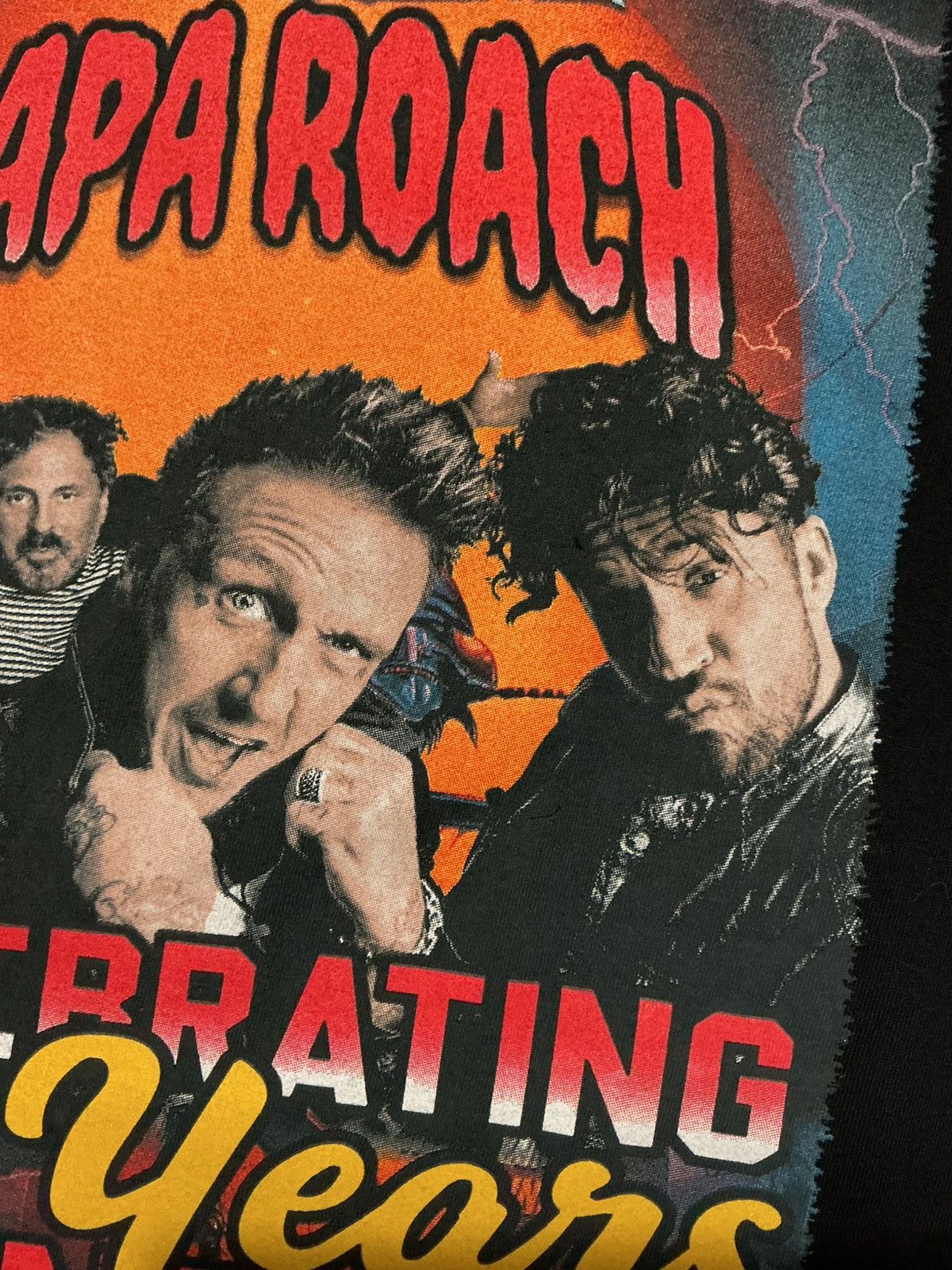 Band Tees Papa Roach Rise Of The Roach Tour 25 Years Of Infest T-Shirt Size US L / EU 52-54 / 3 - 4 Thumbnail