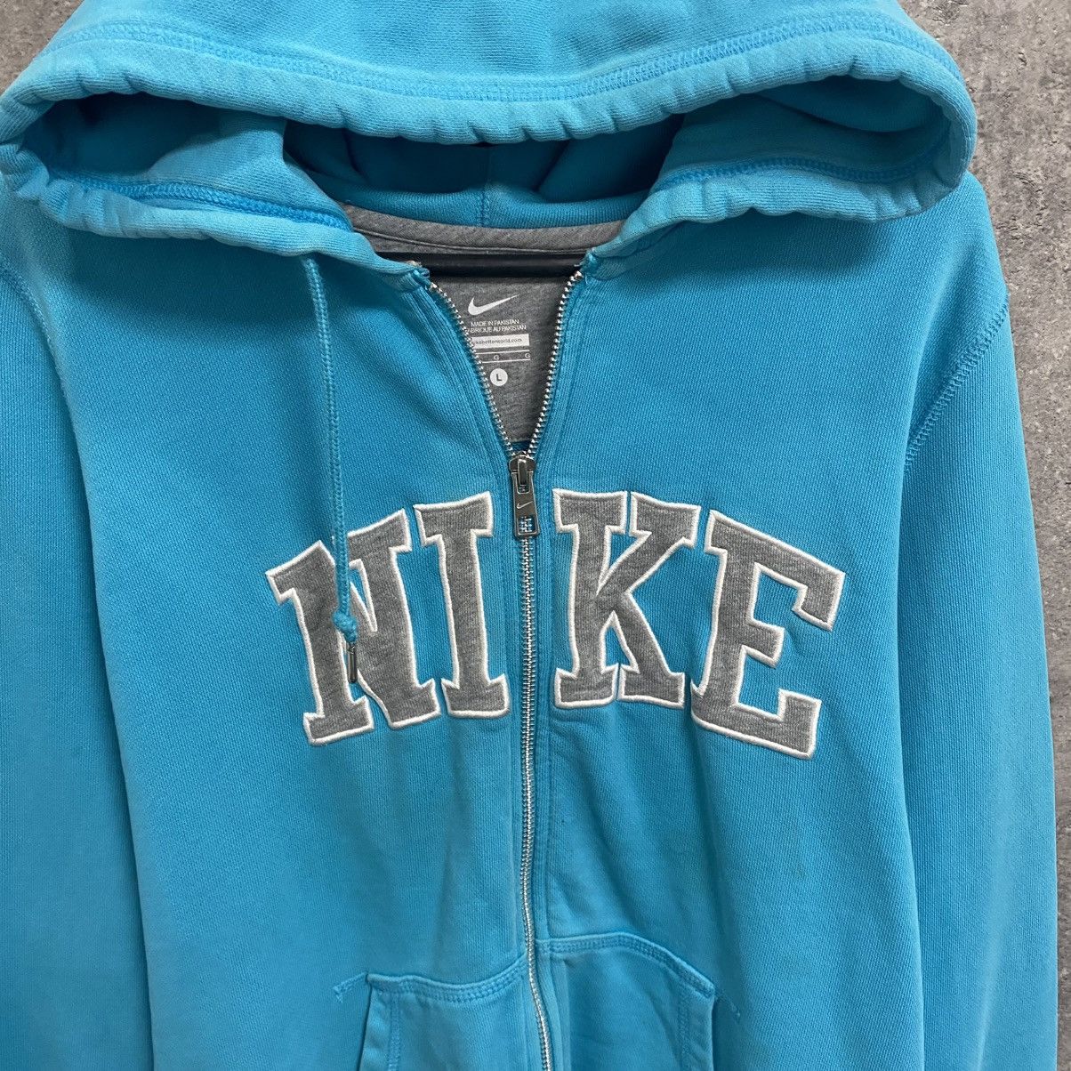 Nike Vintage Nike Zip Hoodie Big Logo Center Swoosh Y2K 90s Size US L / EU 52-54 / 3 - 5 Thumbnail