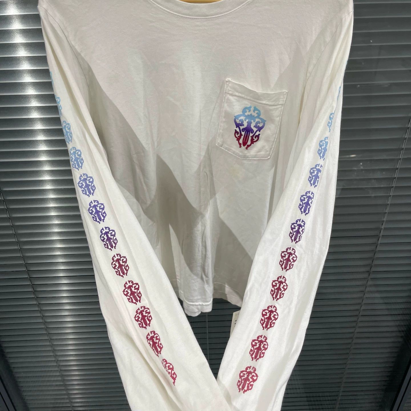 Chrome Hearts Chrome Hearts White Gradient Horseshoe Sword LS M Size US M / EU 48-50 / 2 - 5 Thumbnail