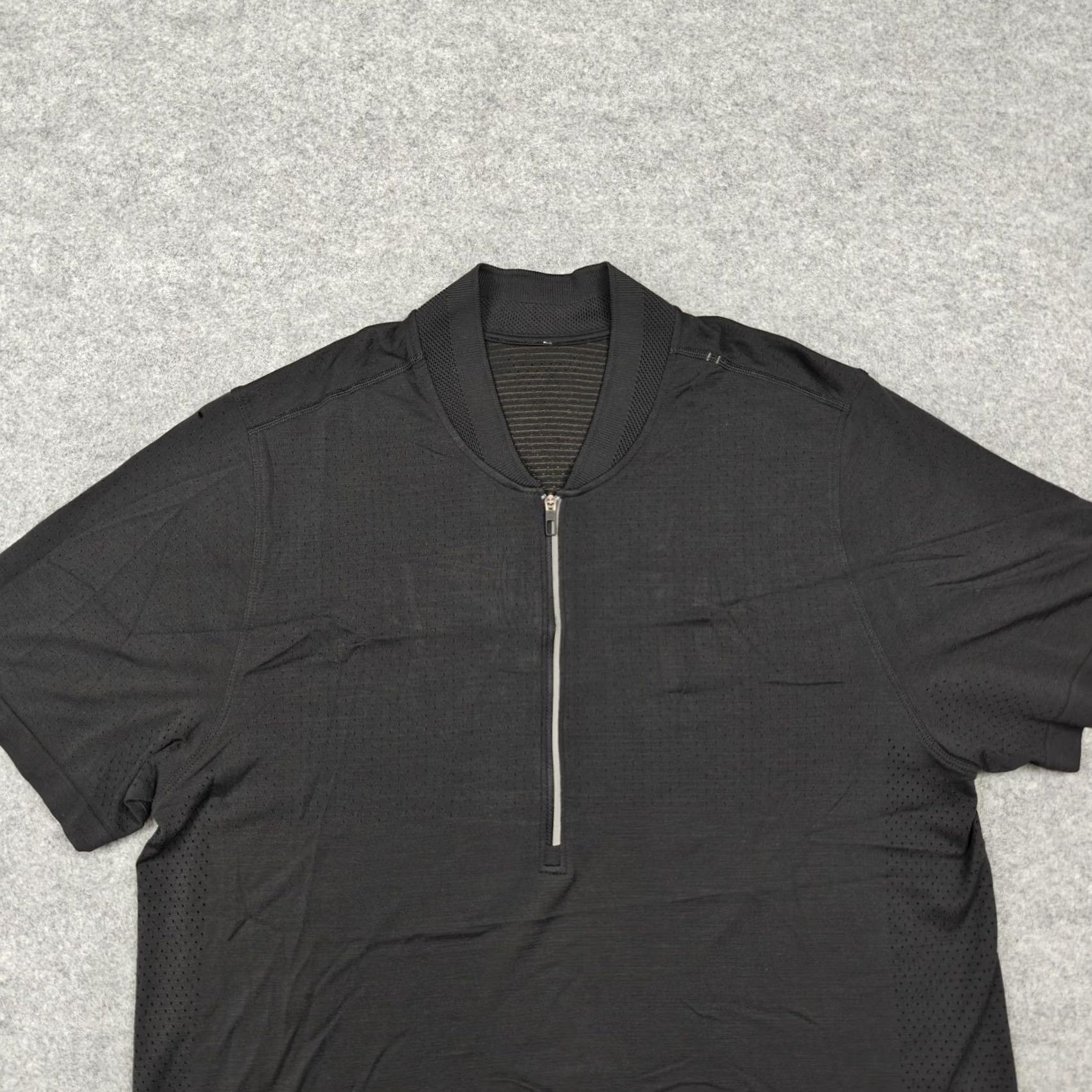 Lululemon Lululemon Metal Vent Tech Surge Shirt Mens Large Black 1/4 Zip Running Training Size US L / EU 52-54 / 3 - 2 Thumbnail