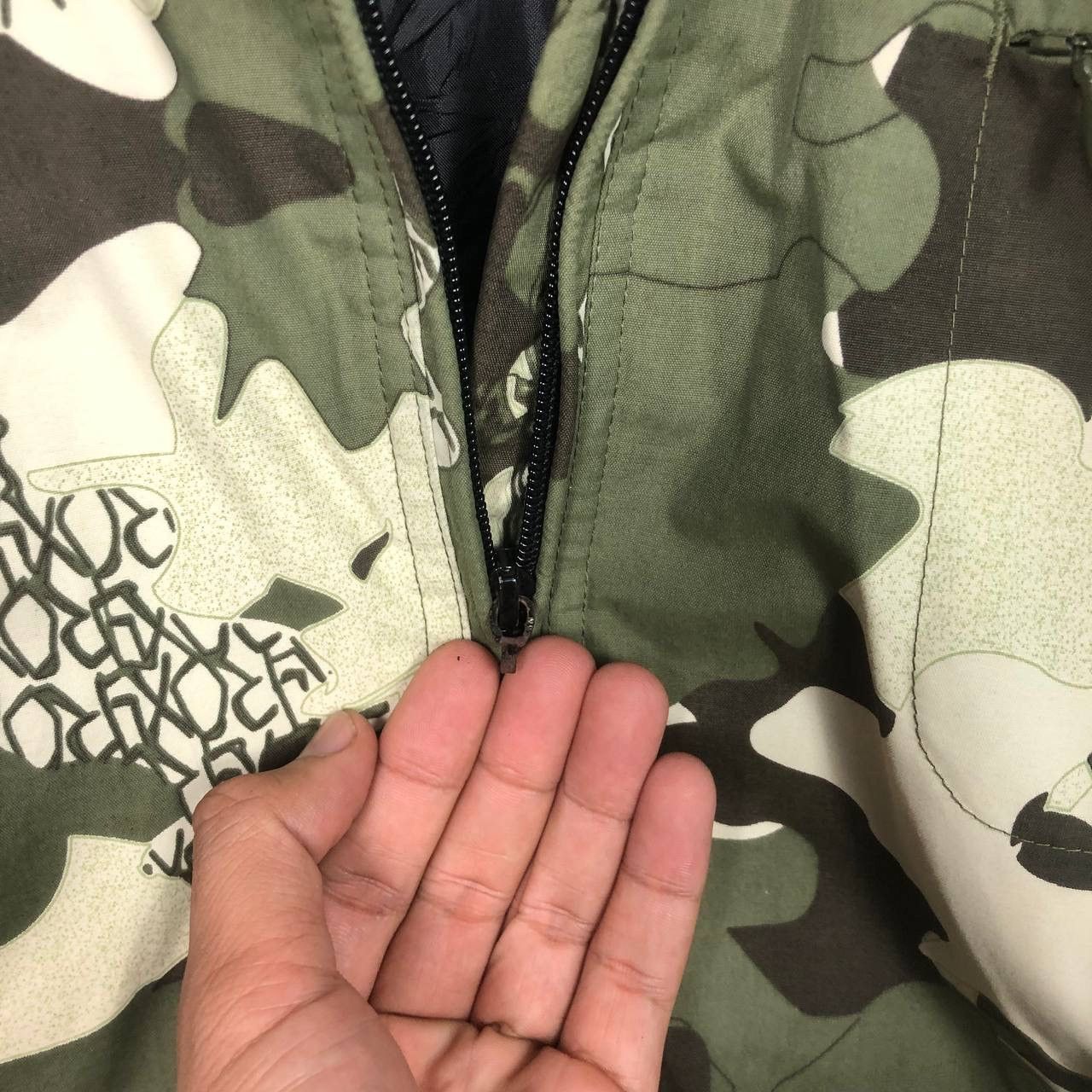 Other ROXY Camouflage Soft Shell Hooded Jacket Winter Fashion Size US L / EU 52-54 / 3 - 8 Thumbnail