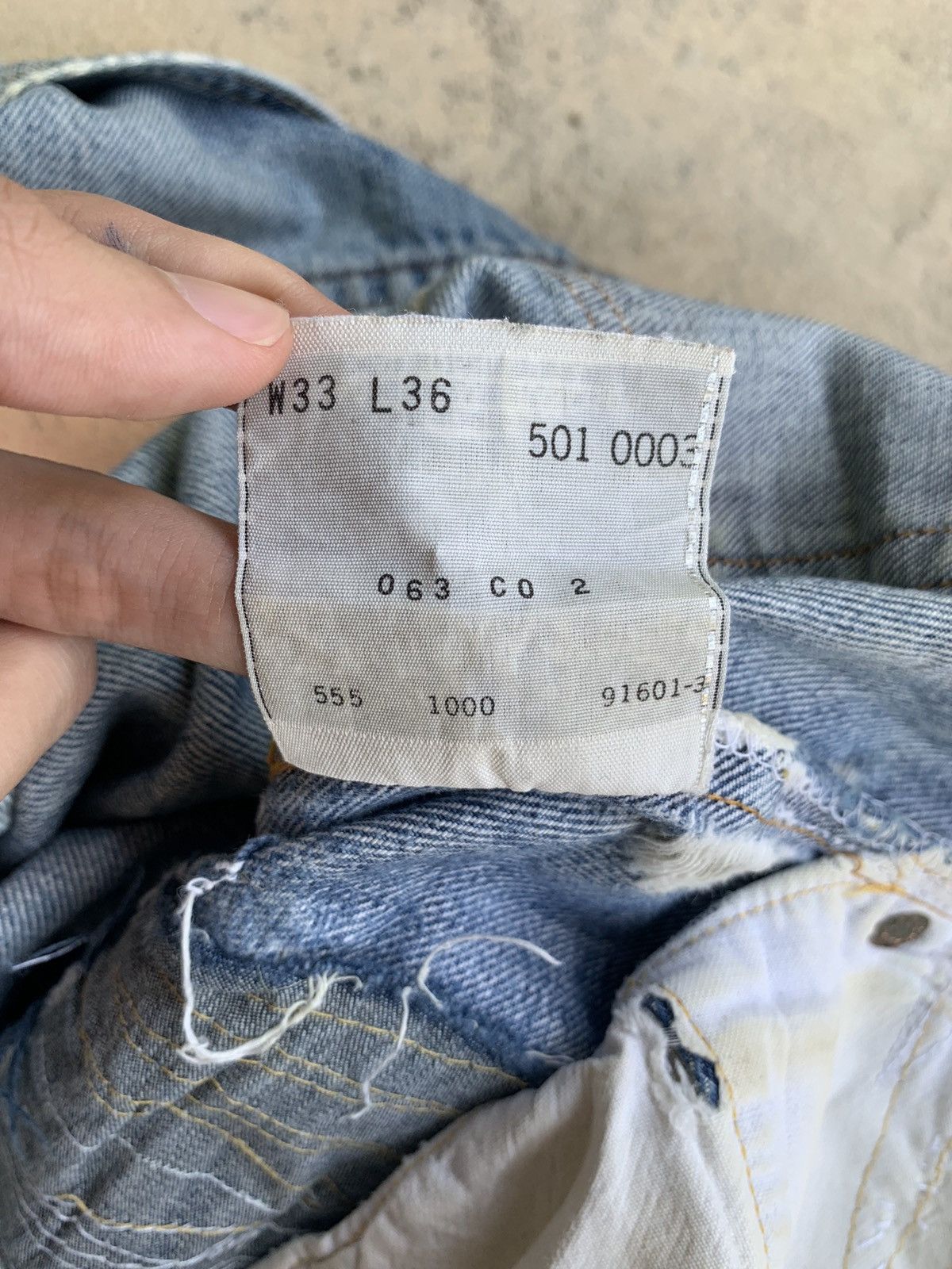 Levi's × Vintage Vintage Levis 501XX 555 Big E Selvedge Distressed Denim Size US 30 / EU 46 - 14 Thumbnail