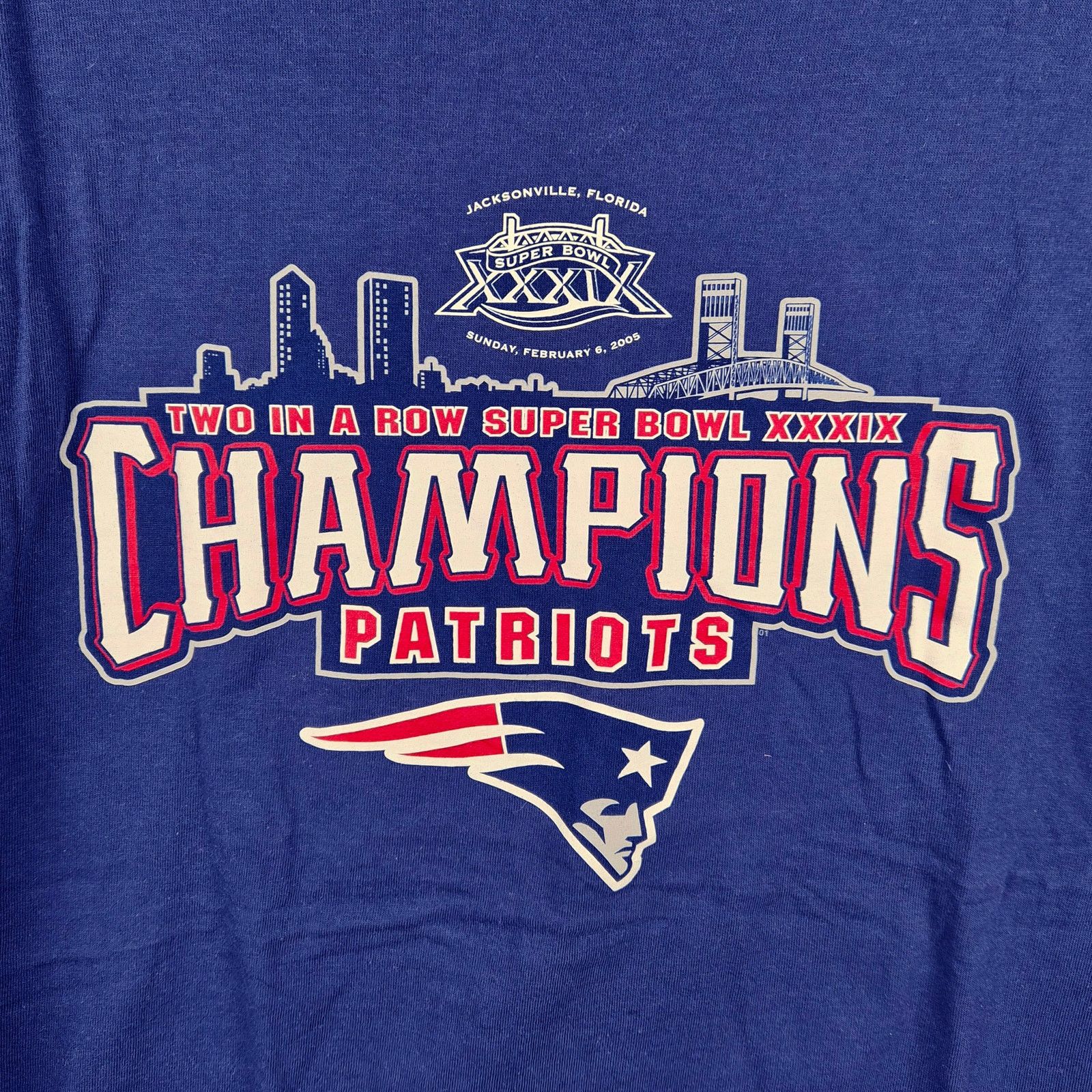 NFL New England Patriots 2 In A Row Super Bowl Champions Tee XL Size US XL / EU 56 / 4 - 4 Thumbnail
