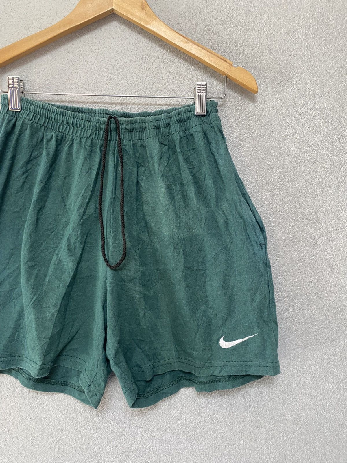 Nike Vintage nike shorts small logo swoosh made usa S3 Size US 30 / EU 46 - 2 Thumbnail