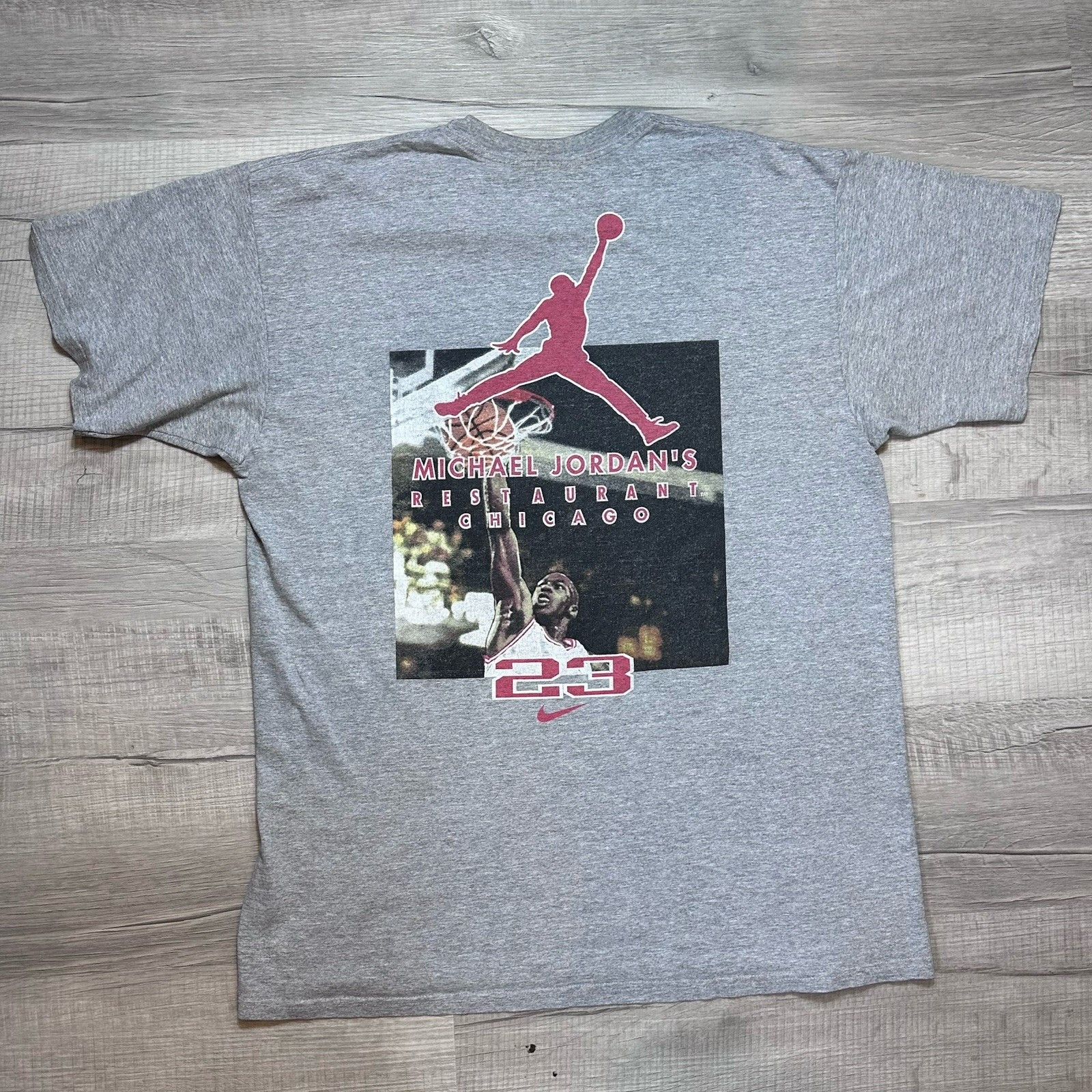 Jordan Brand × Nike × Vintage Vintage 90s Nike T-Shirt Michael Jordan Restaurant Chicago Size US L / EU 52-54 / 3 - 9 Thumbnail