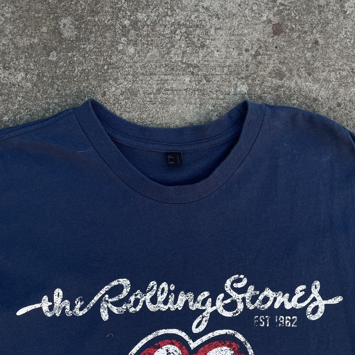 Band Tees × The Rolling Stones × Vintage Vintage Rolling Stone Band Tee Rock T-shirts 00s Streetwear Size US L / EU 52-54 / 3 - 4 Thumbnail
