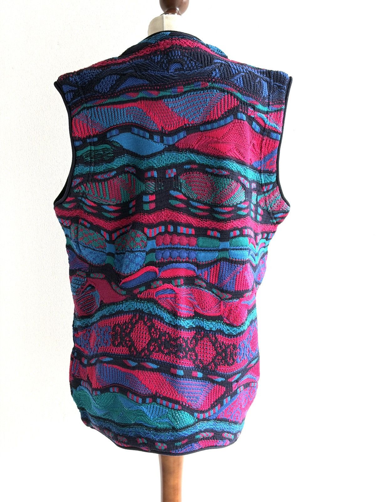 Coogi Vintage Coogi Wool Vest, 90s 3D Knit, Size L, New With Tag Size US L / EU 52-54 / 3 - 6 Thumbnail