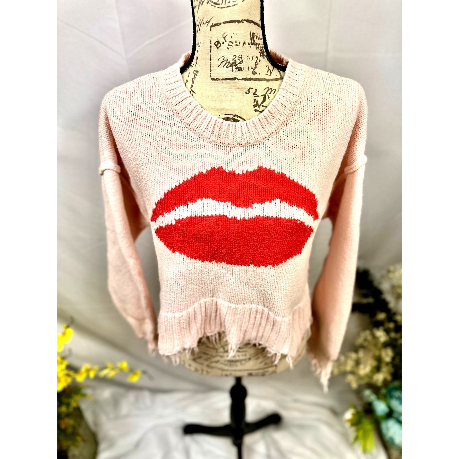 Wildfox WildFox 'First Kiss' Long Sleeve Frayed Cropped Sweater M Size M / US 6-8 / IT 42-44 - 9 Thumbnail