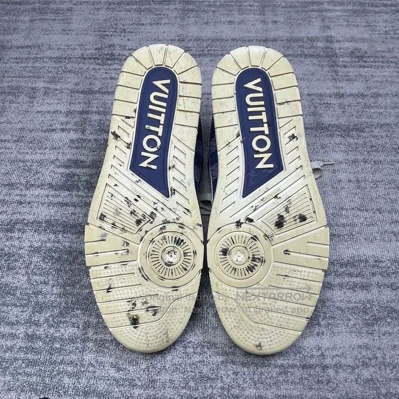 Louis Vuitton Louis Vuitton New white and blue checkerboard shoes Size US 7 / EU 40 - 4 Thumbnail