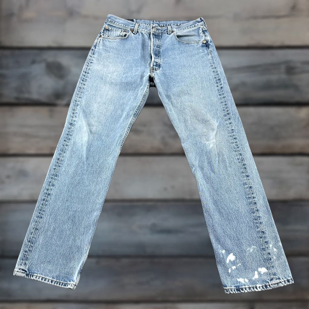 Levi's VINTAGE Levi's 501 Jeans Regular Blue Distressed Light Wash 34x32 Men Jeans Straight 5-Pocket Mens 501 Model Retro Vintage Levis 500 Series Cemented? Size US 34 / EU 50 - 1 Thumbnail