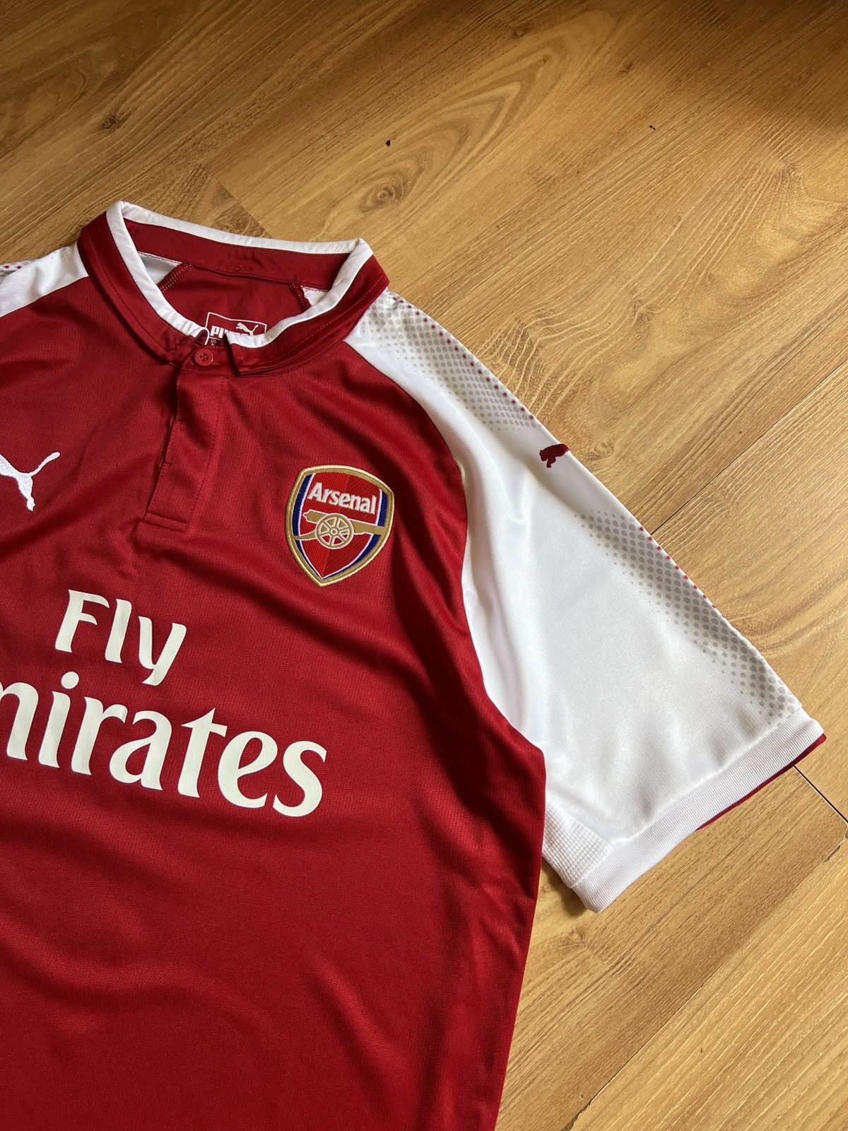 Puma × Vintage Arsenal 17/18 Home Jersey Lacazette #9 Size US M / EU 48-50 / 2 - 4 Thumbnail