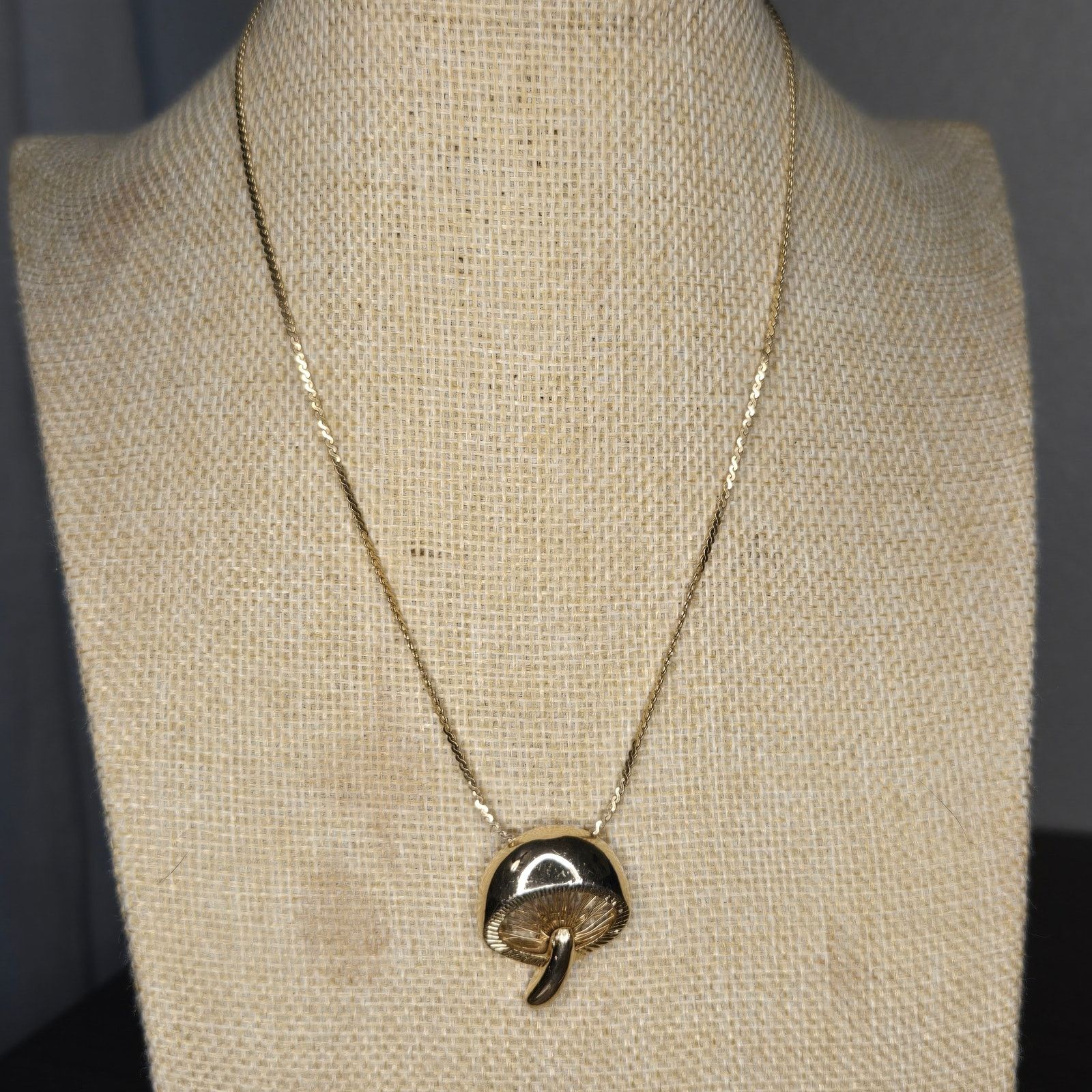 Vintage Vintage Gold Tone Shroom Pendant Necklace Gold Filled Chain Size ONE SIZE - 1 Thumbnail