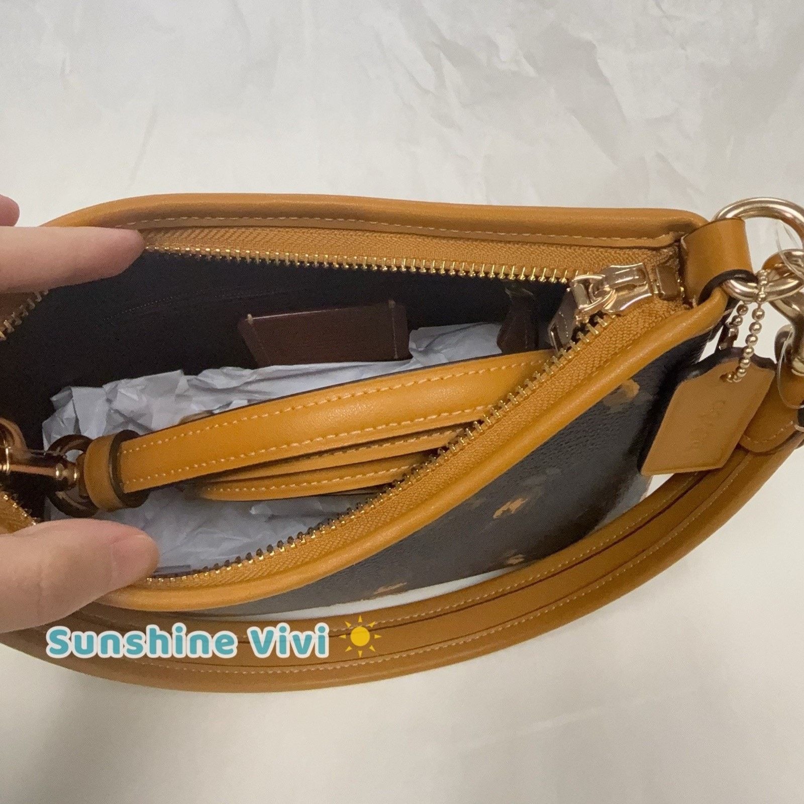 Coach NWT Coach Laurel Small Shoulder Bag With Floral CCF17 Yellow Size ONE SIZE - 8 Thumbnail