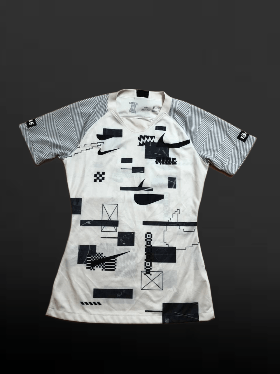 Nike Nike Womens Black History Month Shirt DRI- FIT Size XS / US 0-2 / IT 36-38 - 1 Thumbnail
